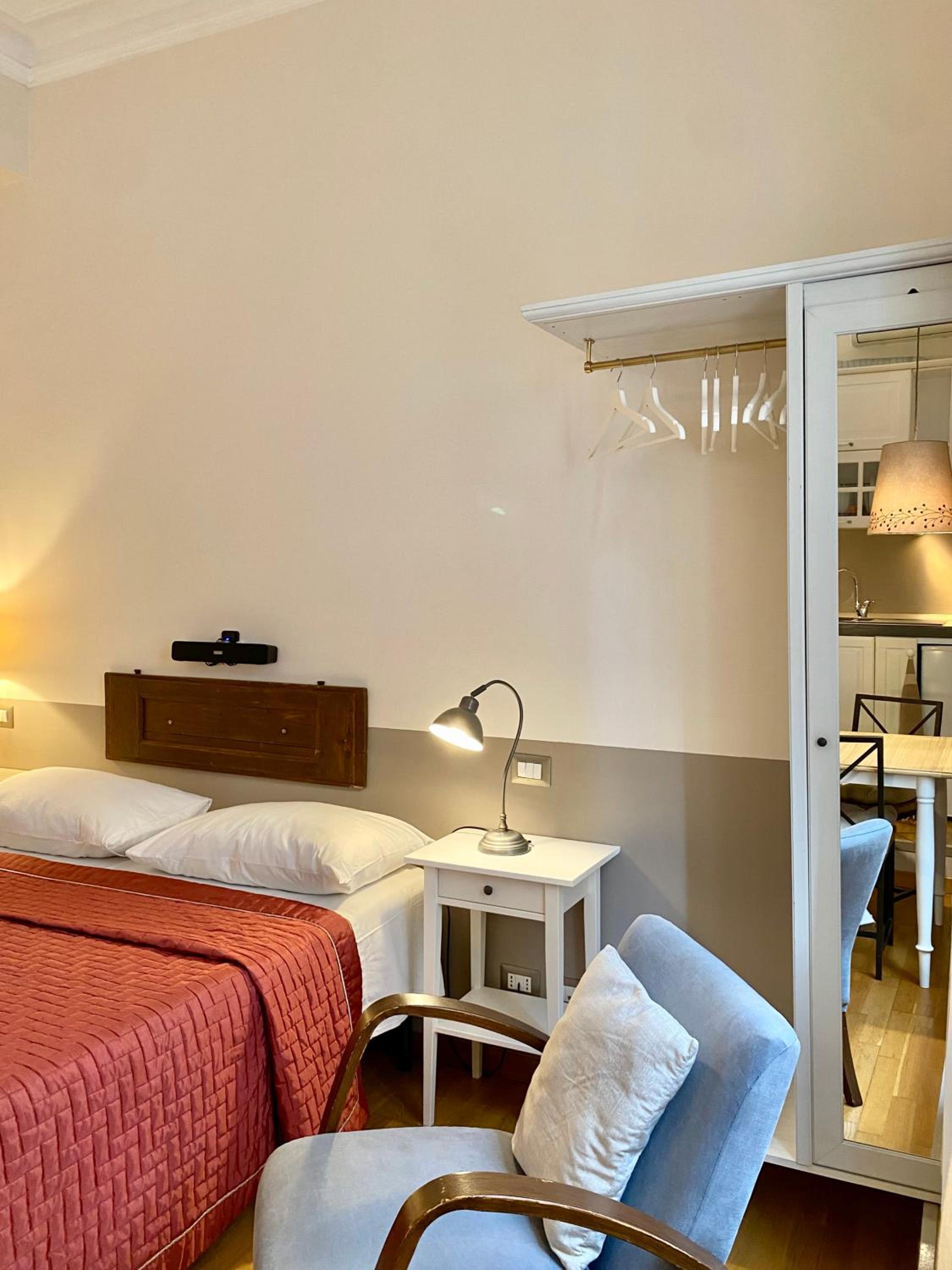 Double or Twin Room with Private Bathroom photo 3