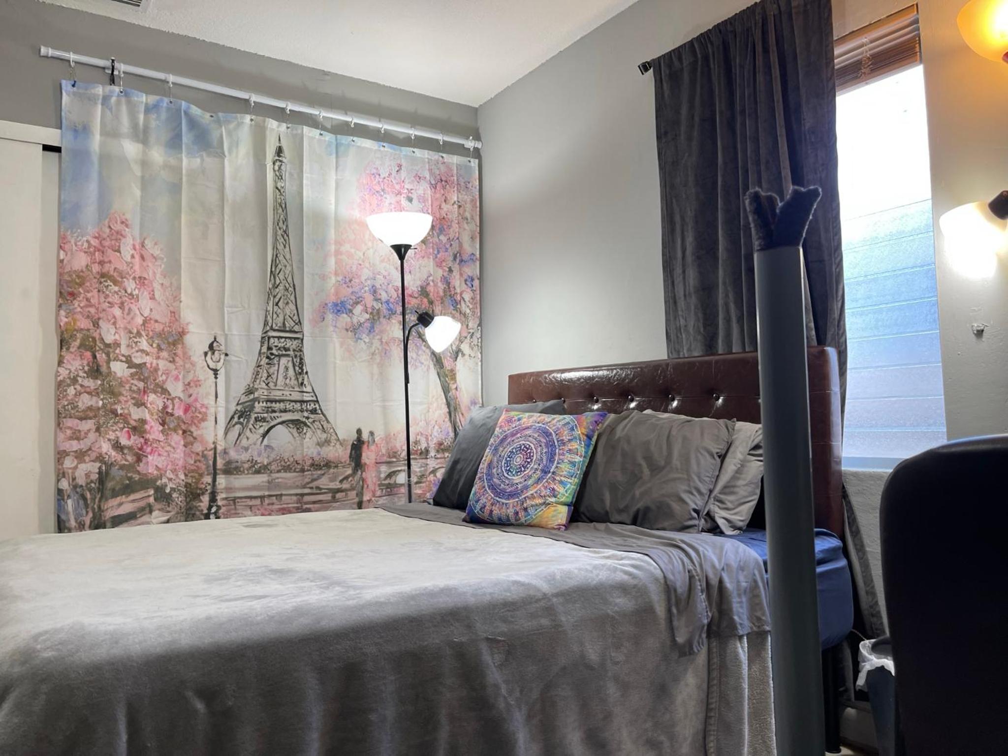 Double Room with Shared Bathroom photo 1