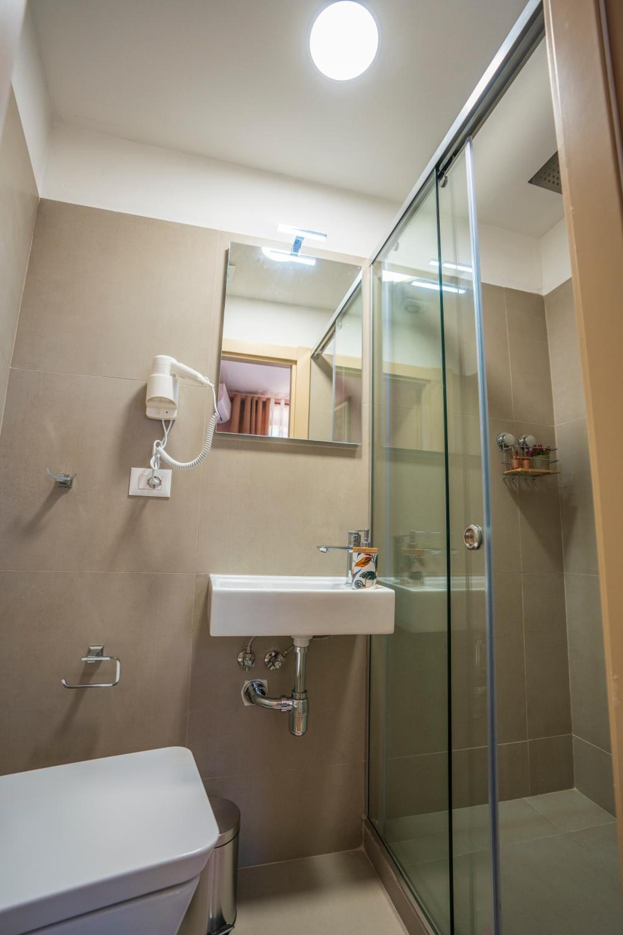 Double or Twin Room with Garden View photo 2