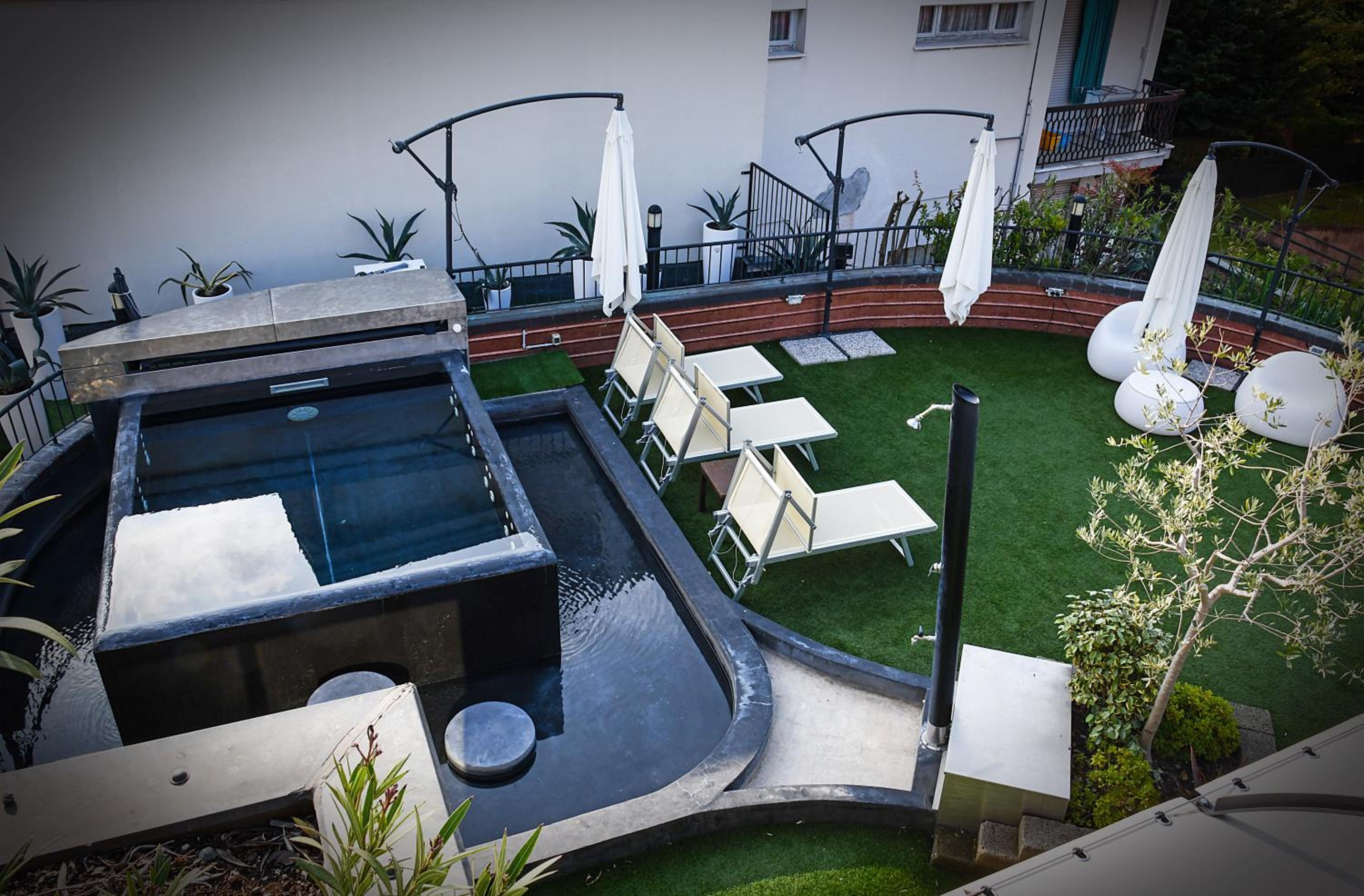 Family Room with Balcony - Photo 6
