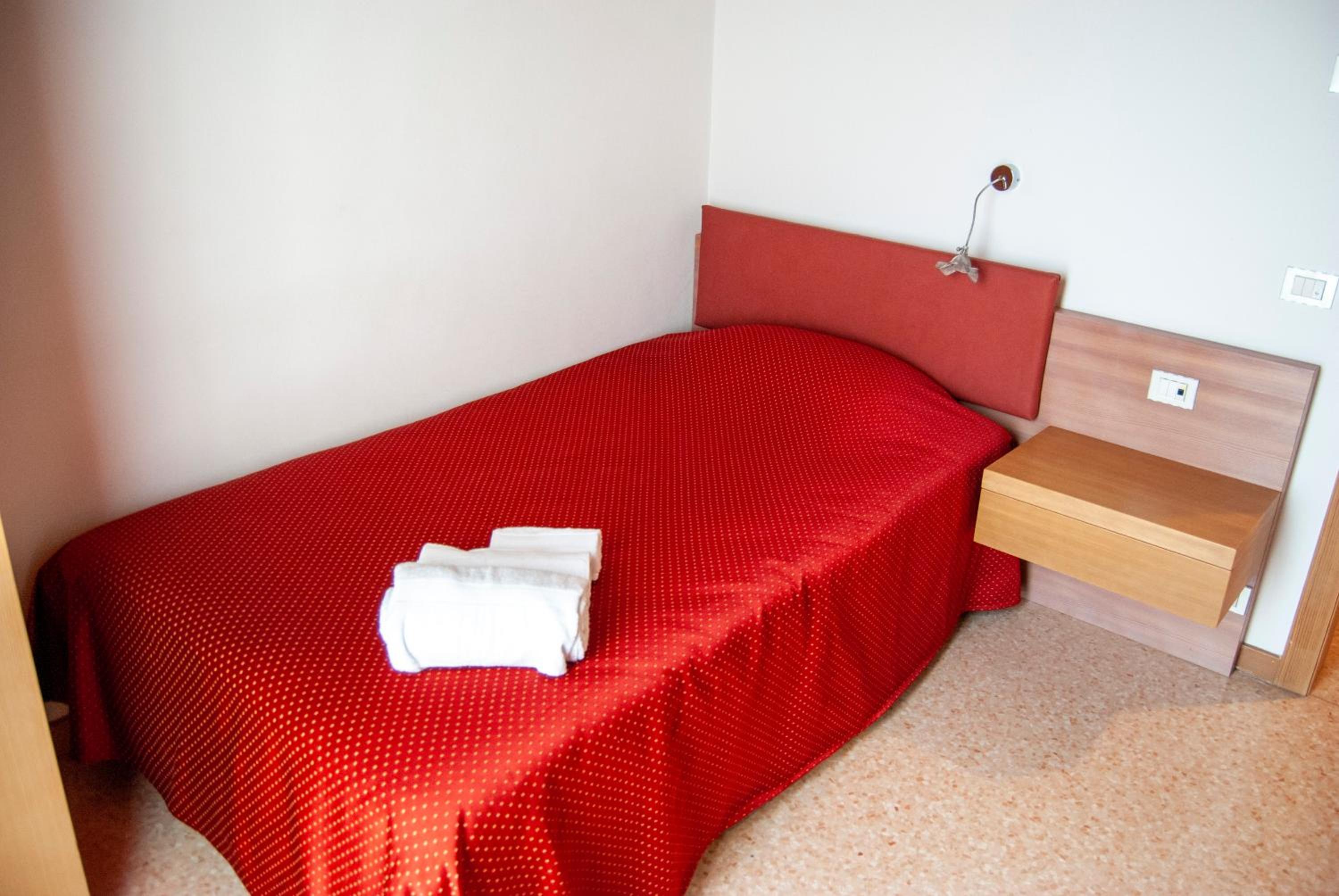 Single Room photo 1