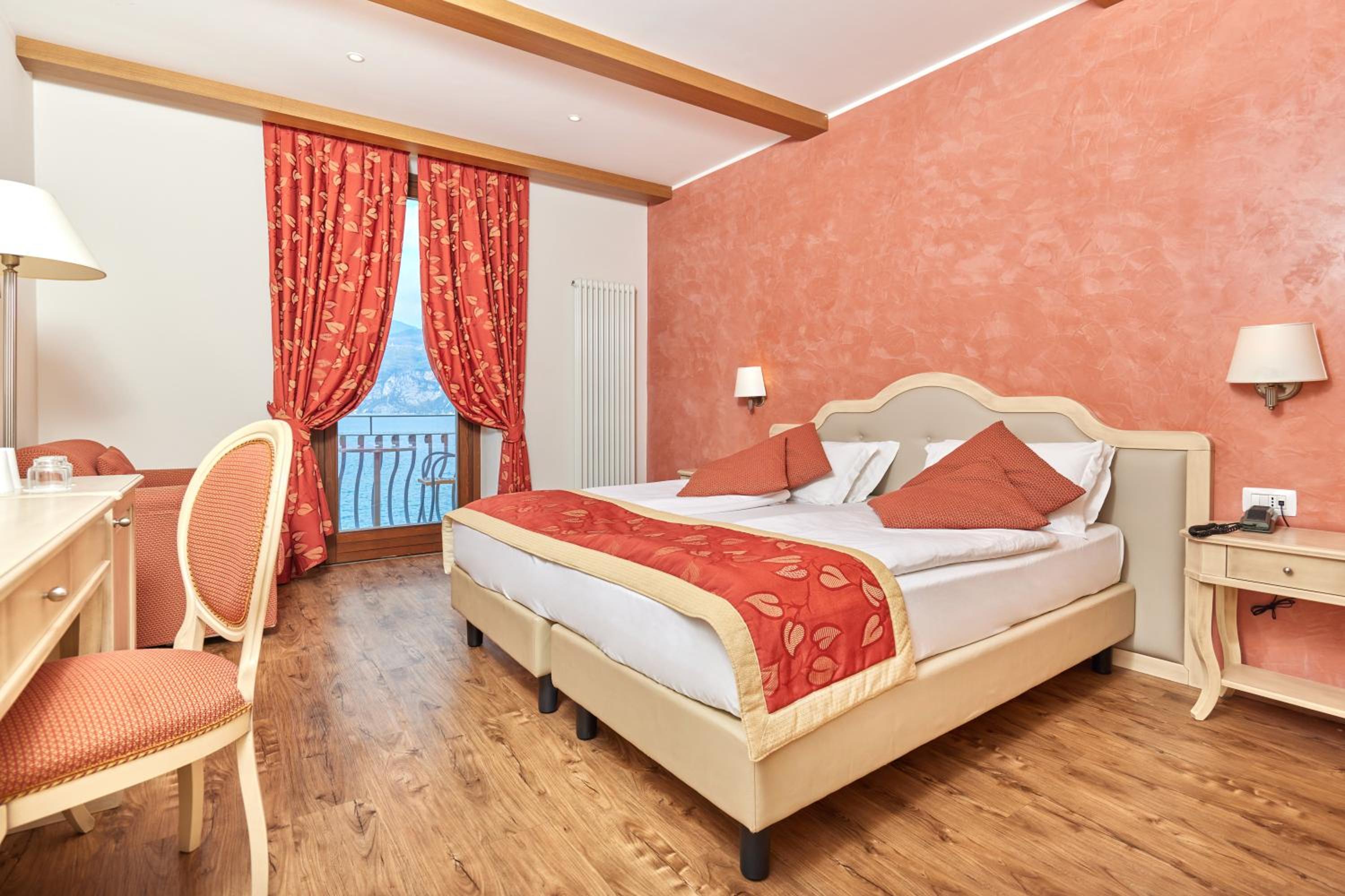 Superior Suite - Photo 1