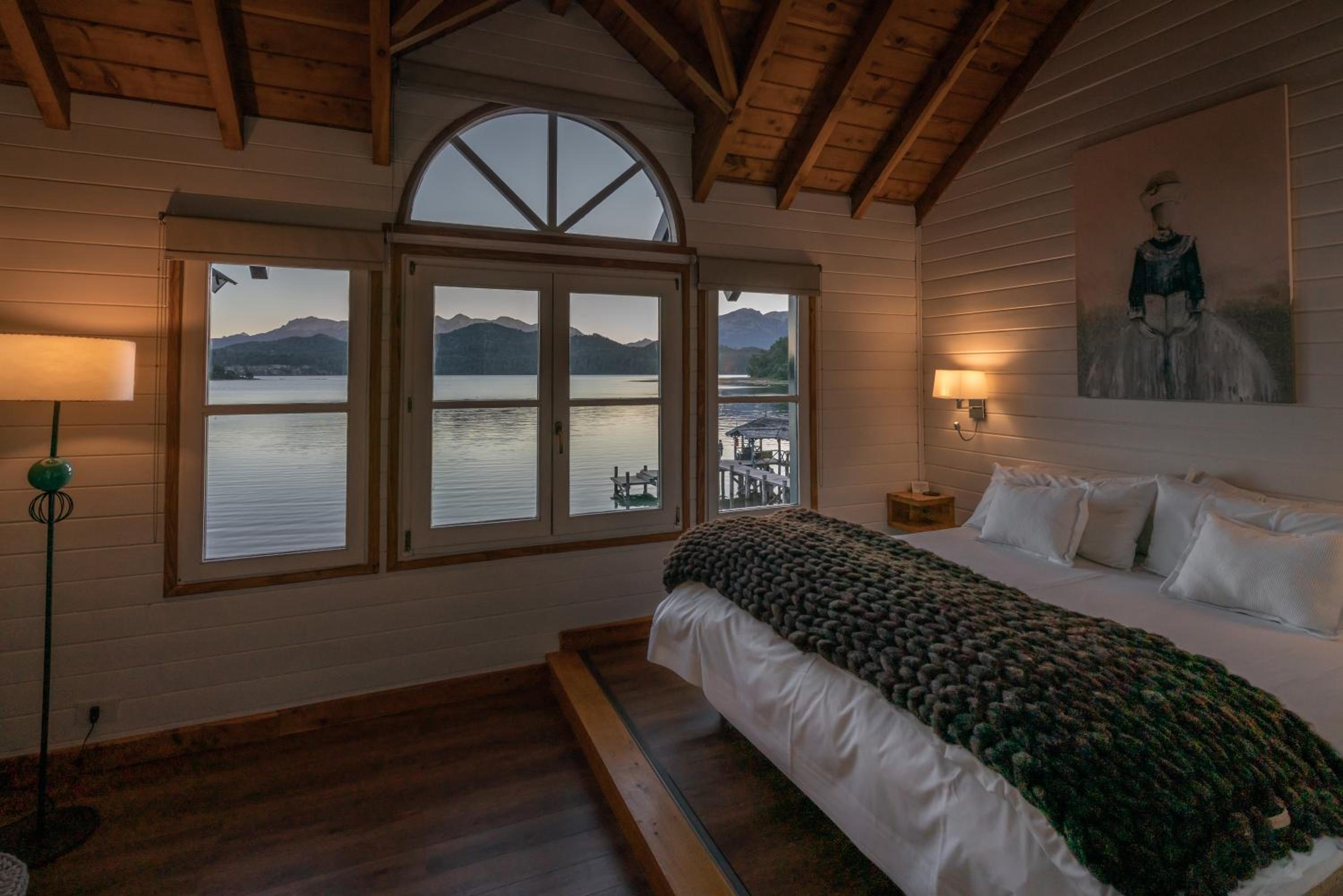 Double or Twin Room with Lake View photo 3