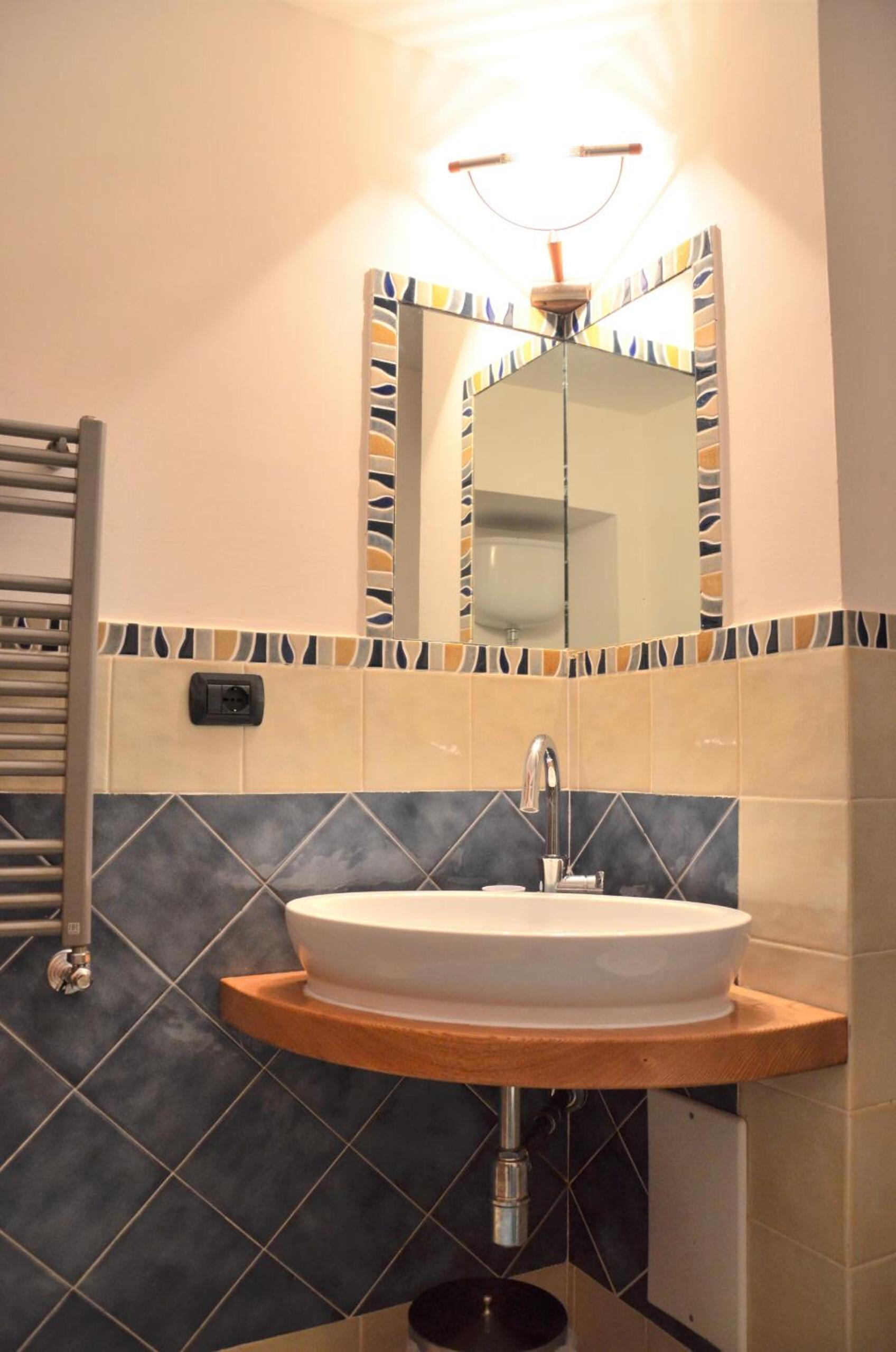 Double Room with Private Bathroom - Photo 8