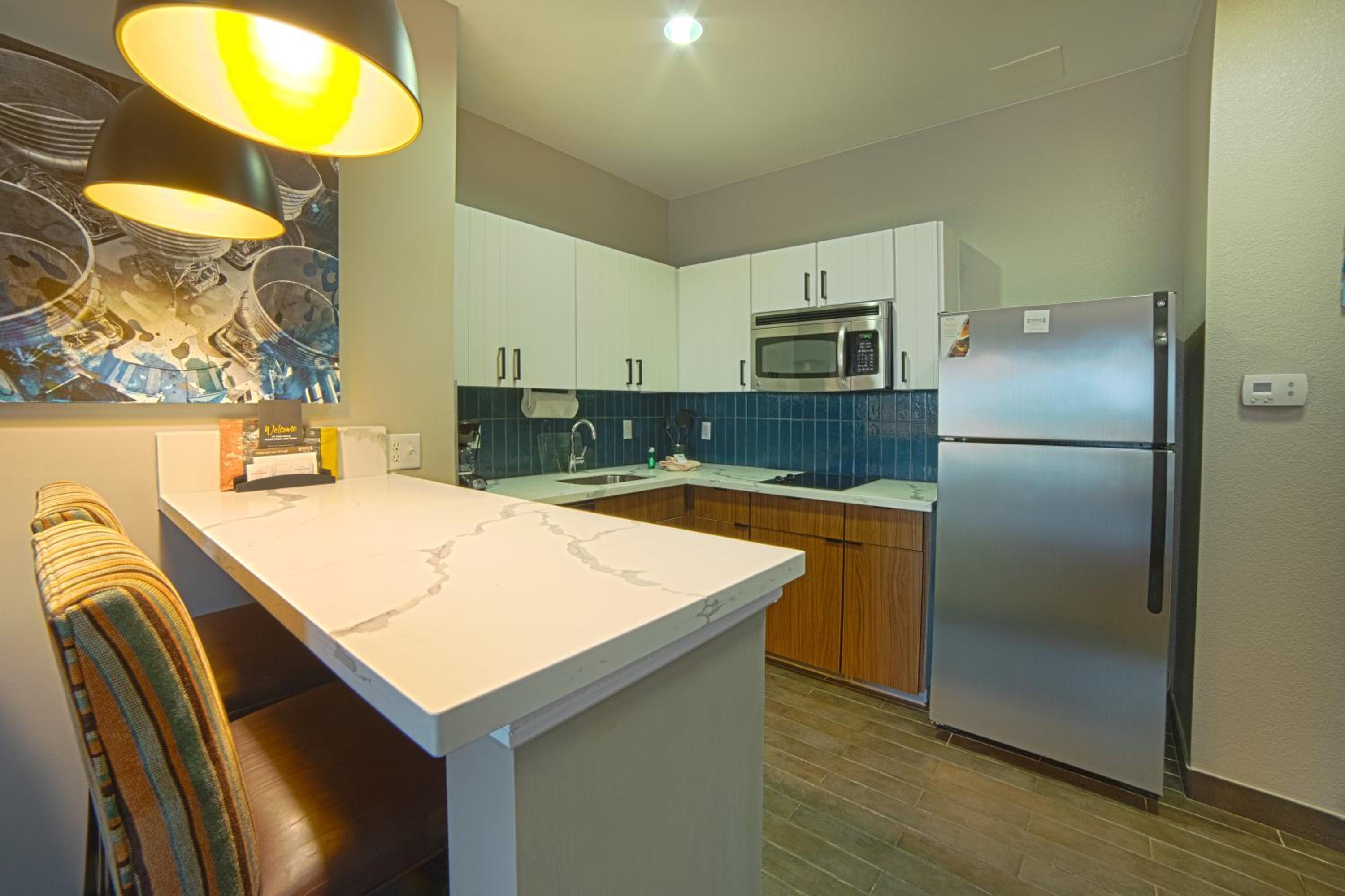 One-Bedroom King Suite - Photo 3