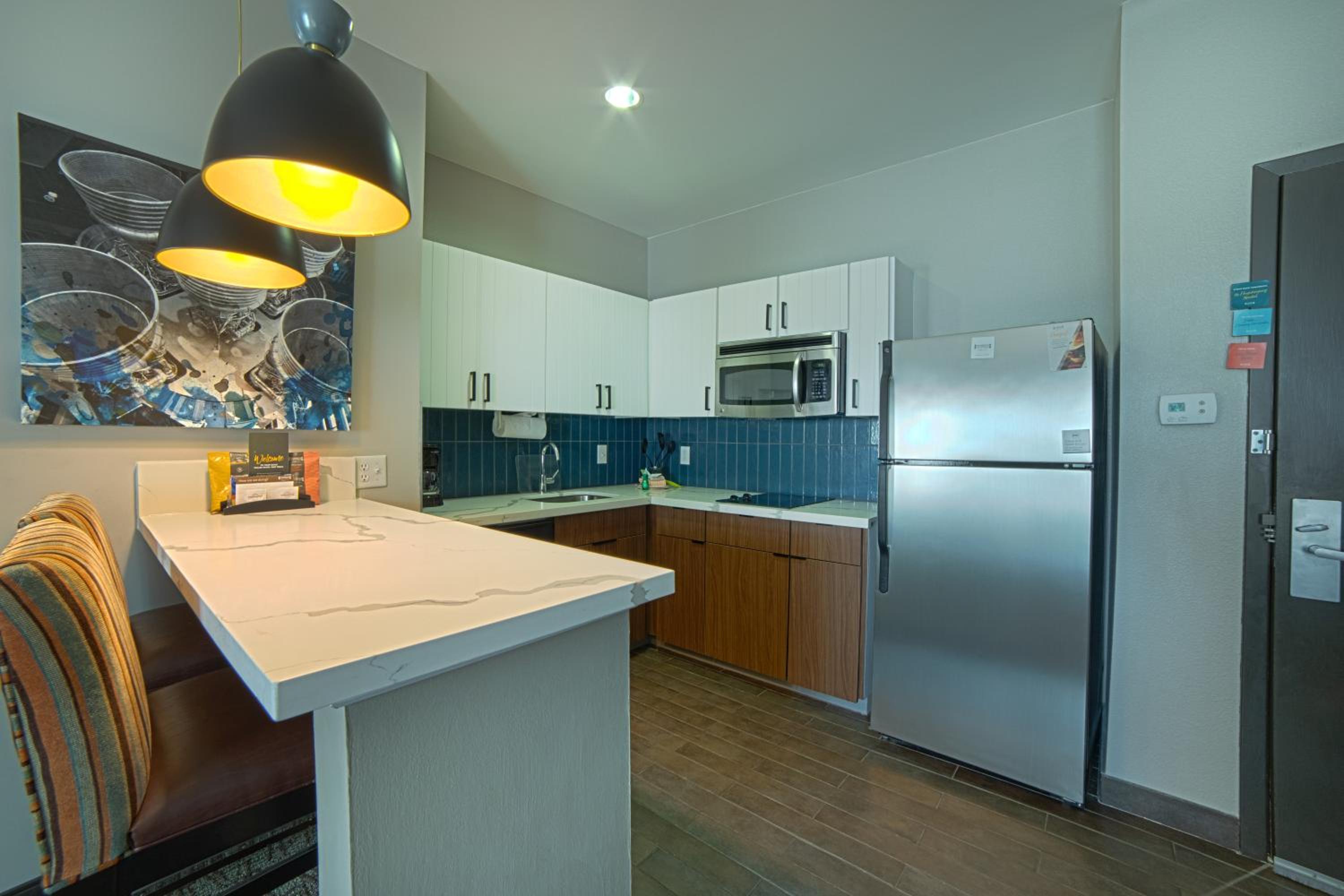 One-Bedroom King Suite - Photo 12