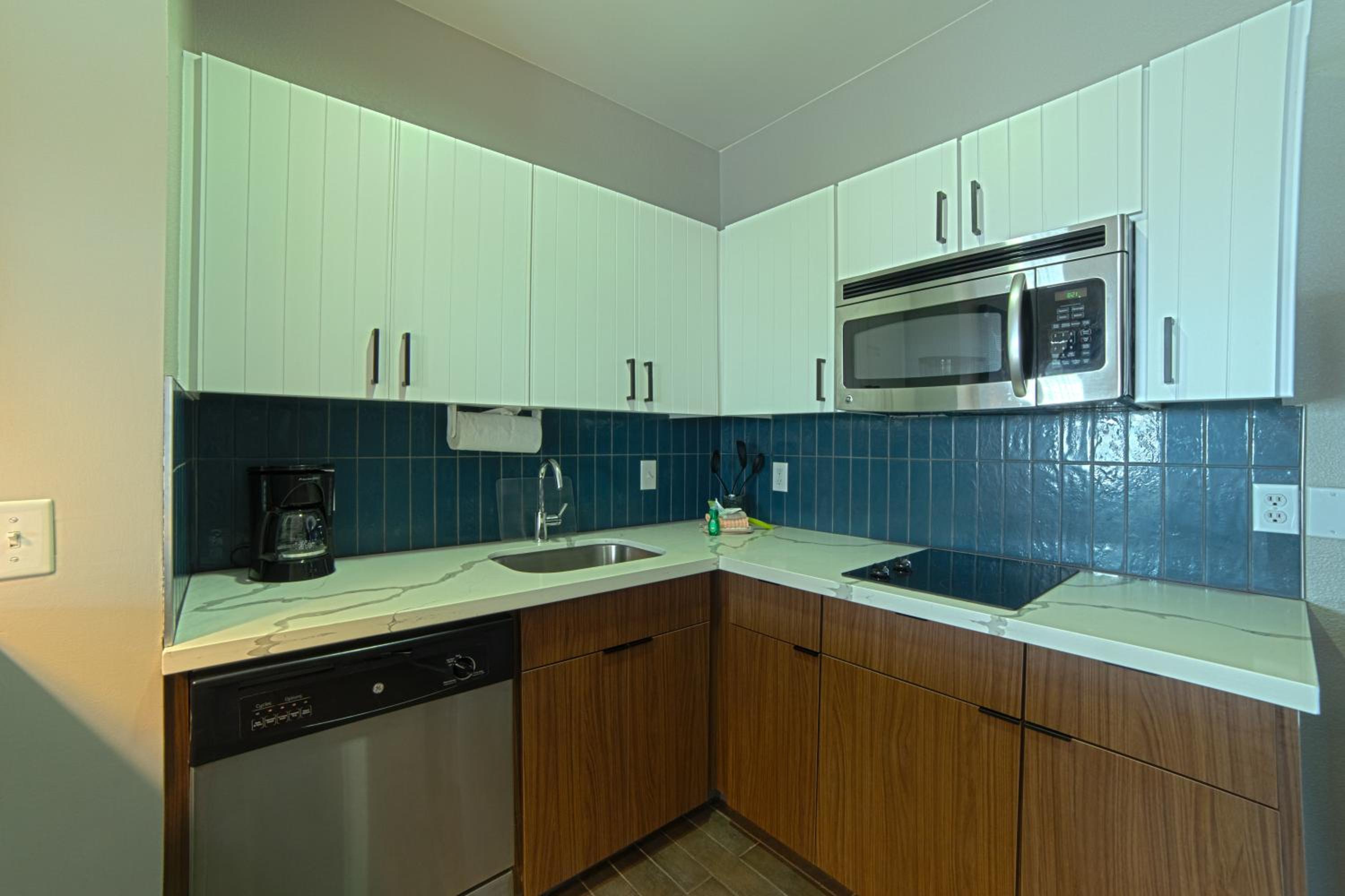 Two-Bedroom Suite - Photo 8