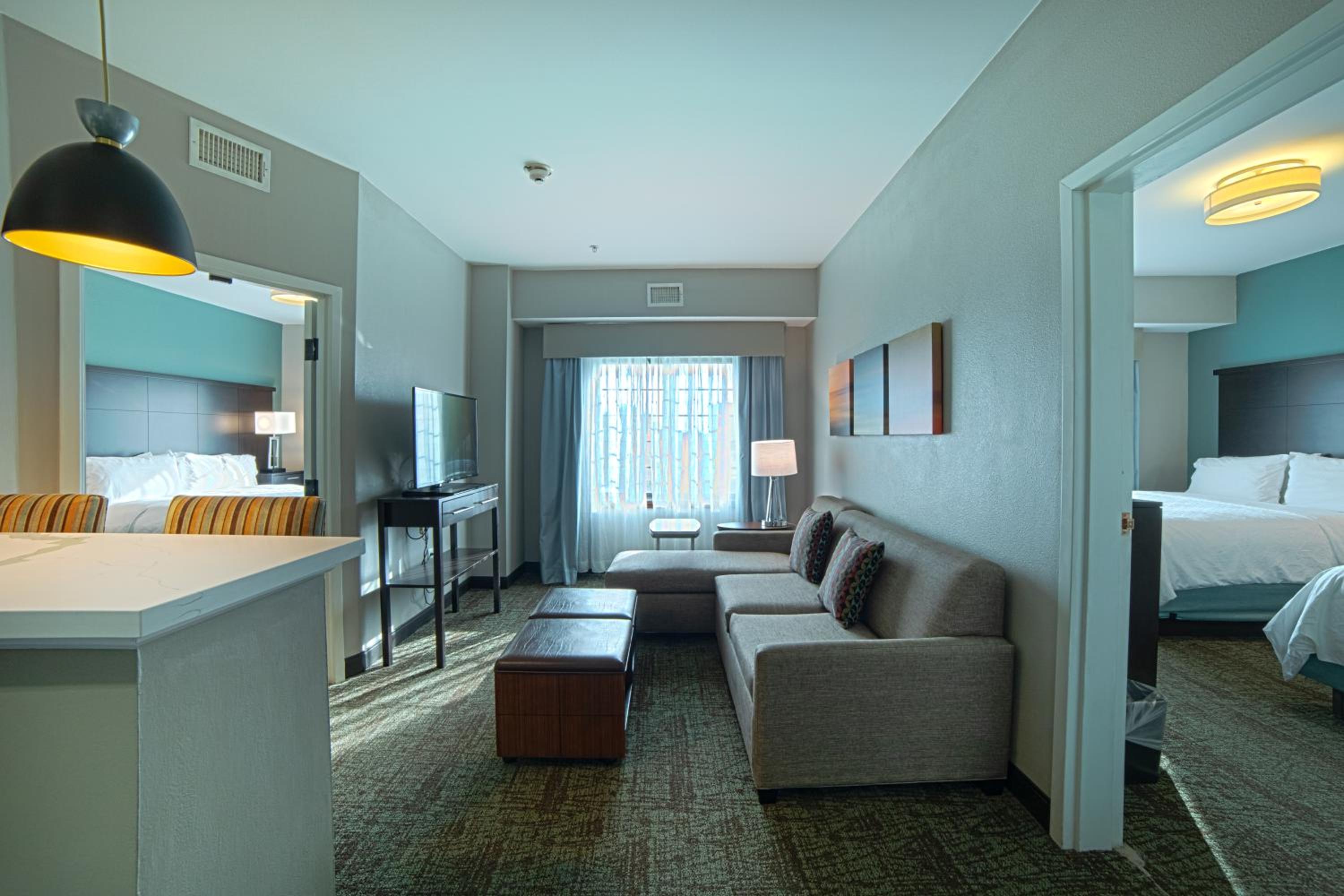 Two-Bedroom Suite - Photo 9