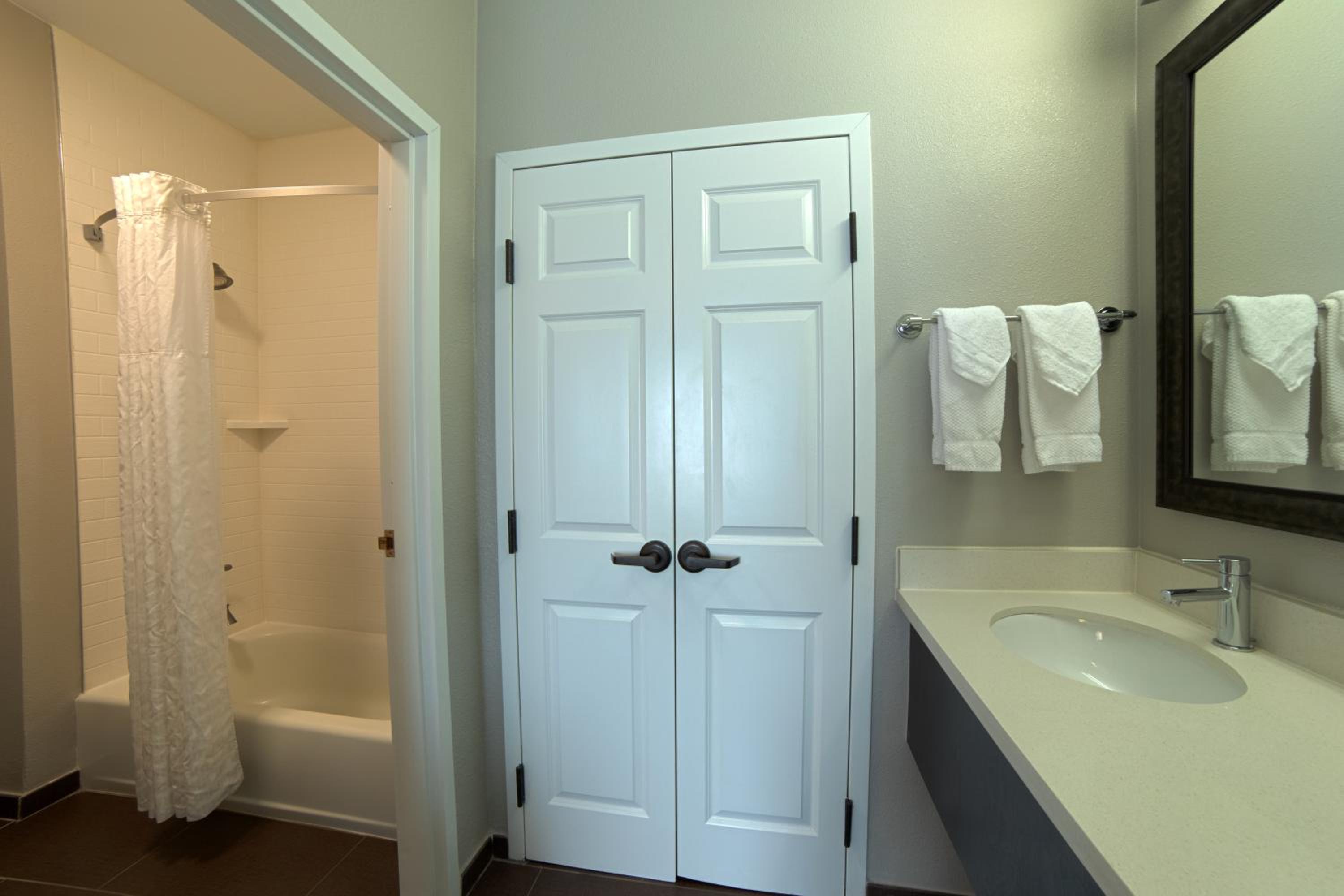 Queen Studio - Disability Access Tub - Photo 7