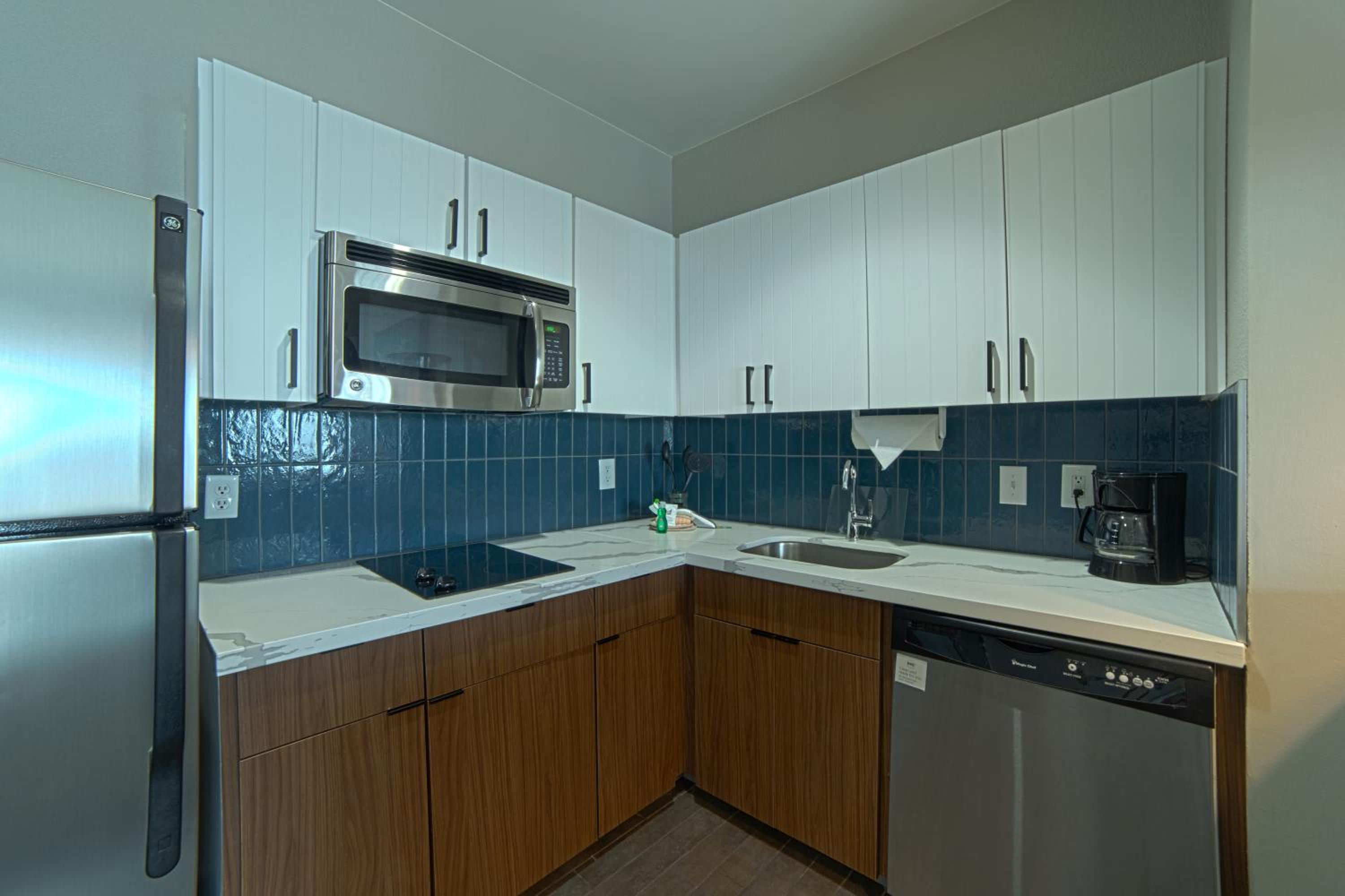 King Studio Suite - Photo 9
