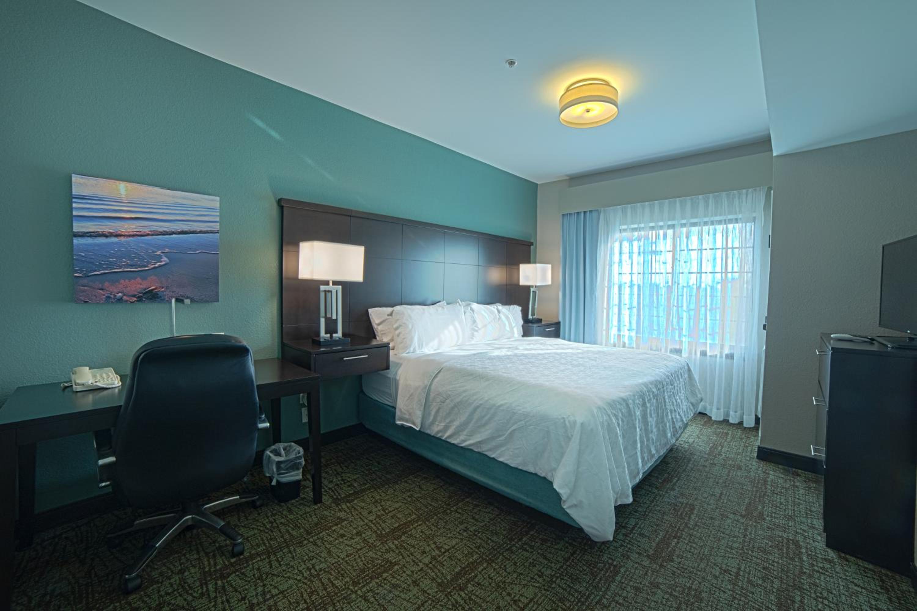 Studio Queen Suite - Photo 1