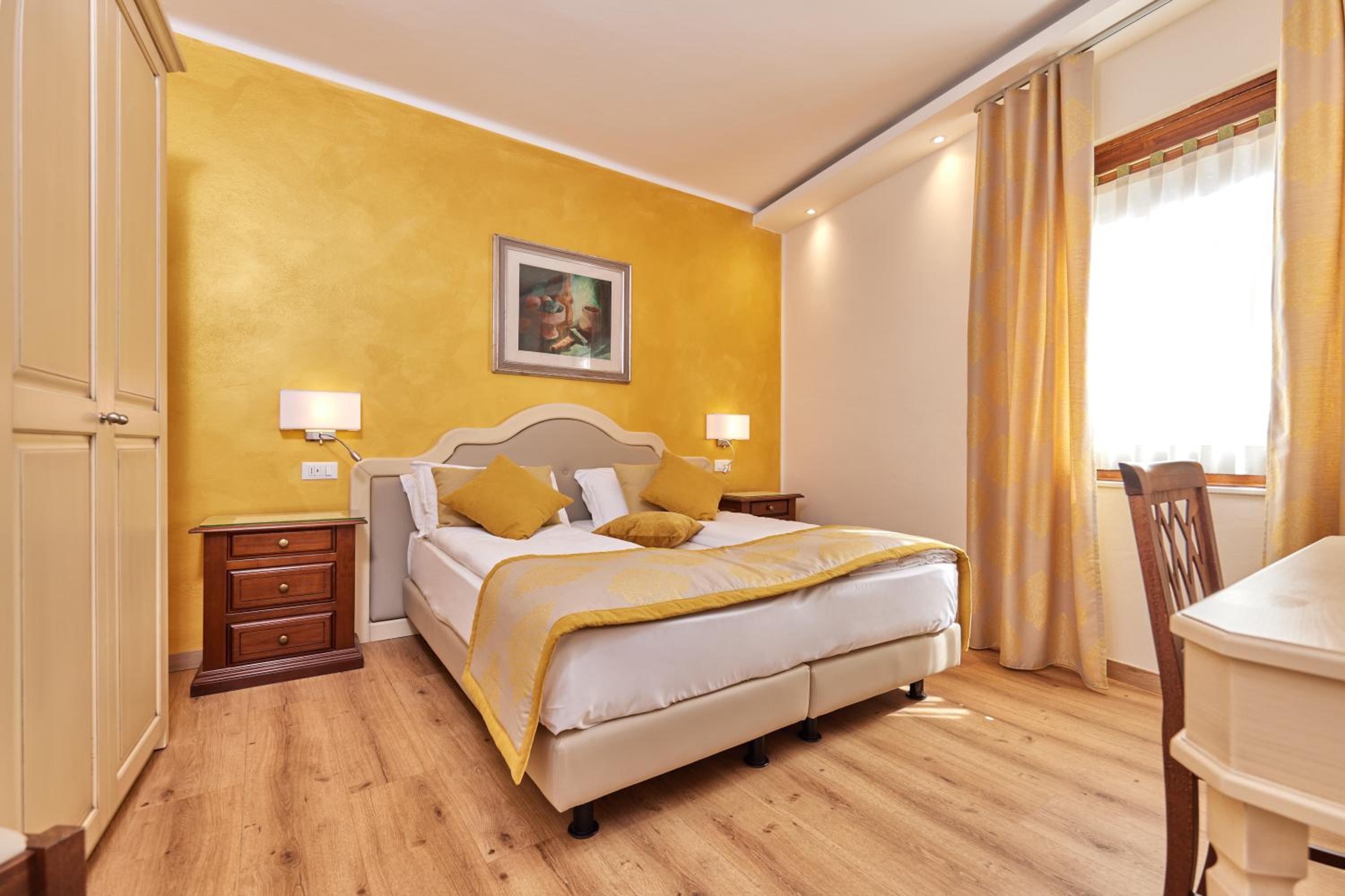 Suite with City View - Photo 1