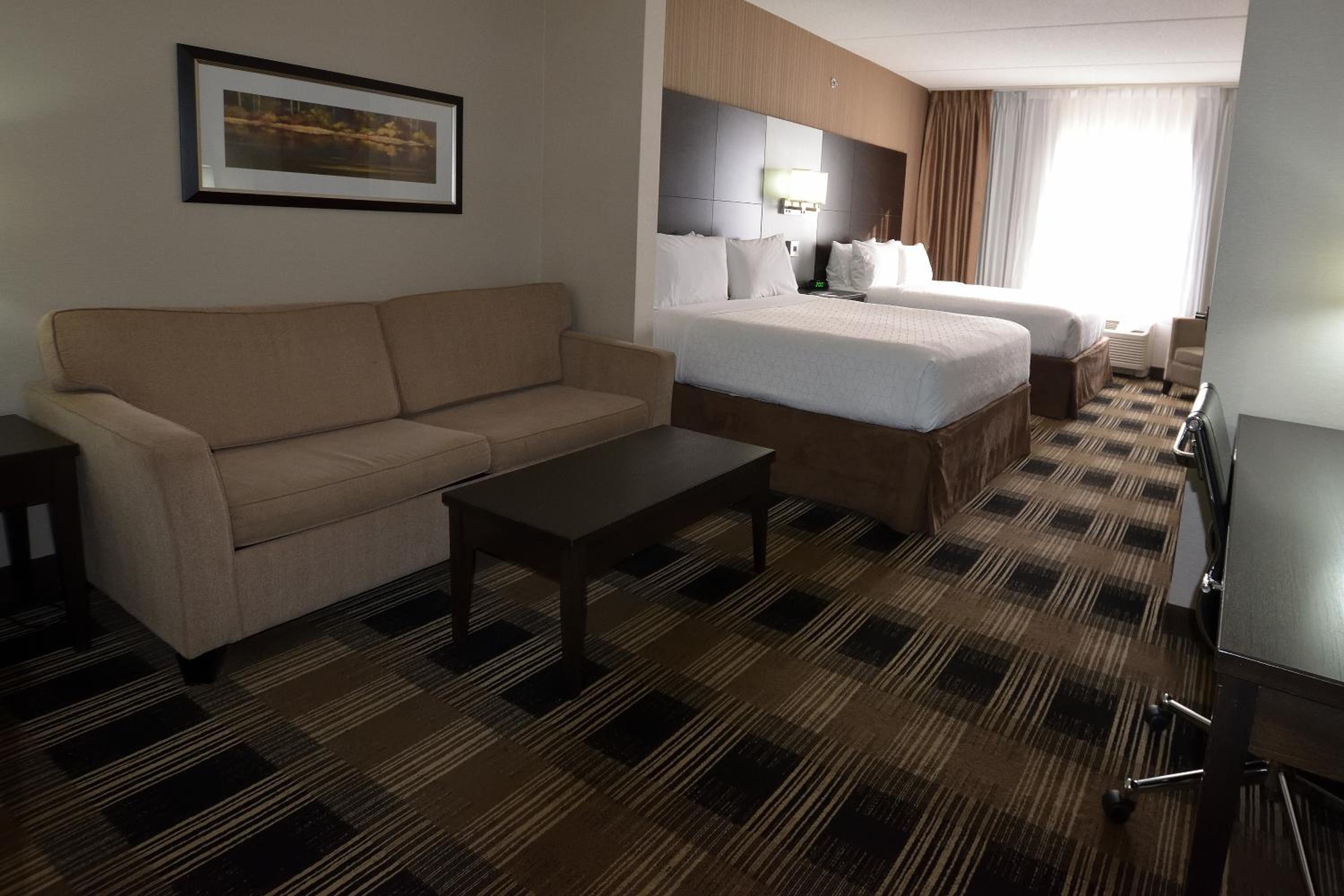 Queen Suite with Two Queen Beds photo 1