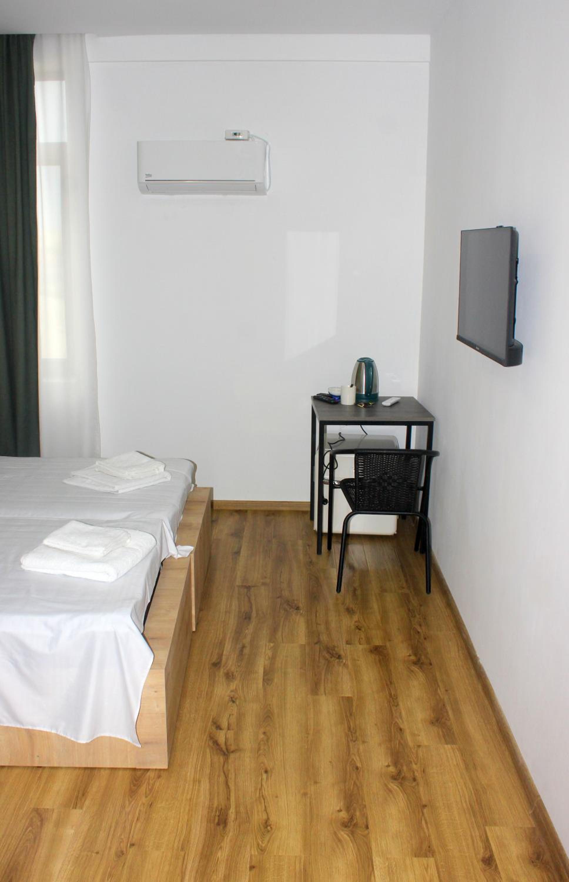 Budget Twin Room photo 3