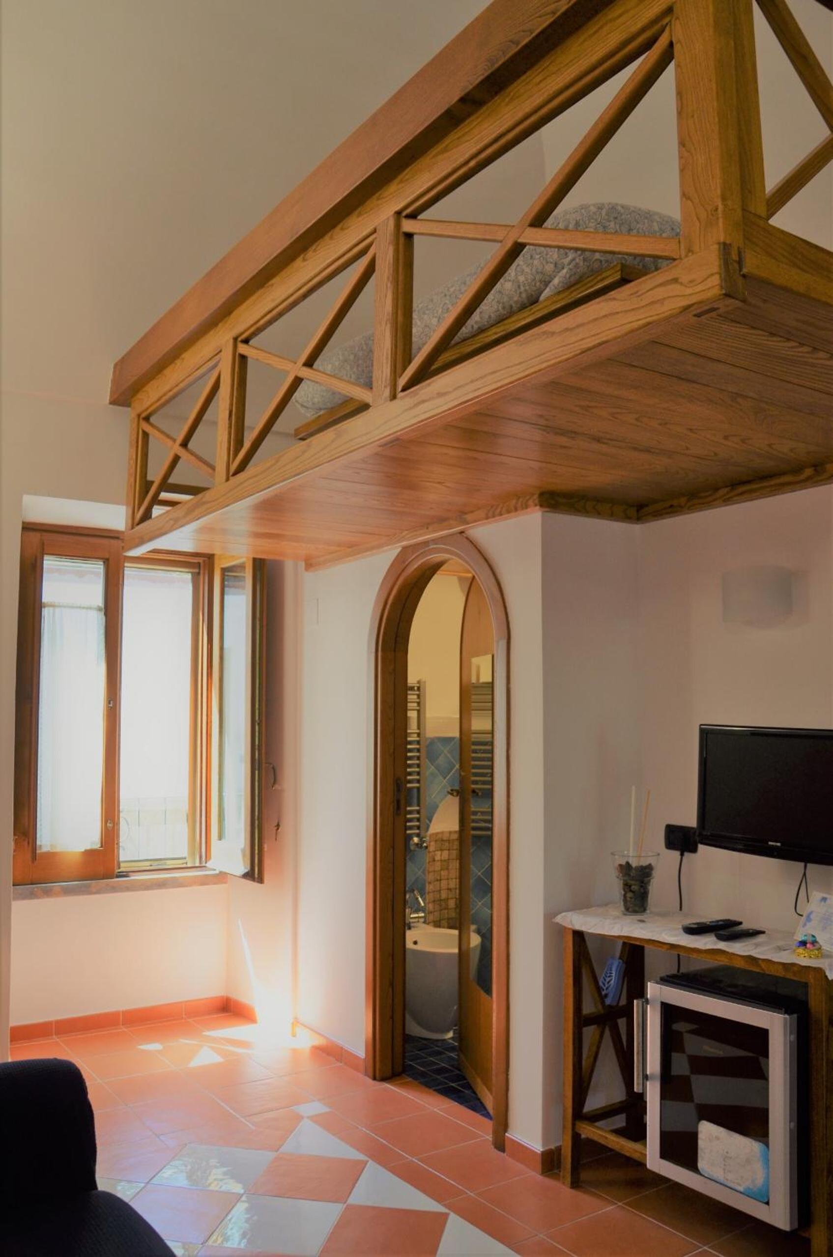 Double Room with Courtyard View - Photo 1
