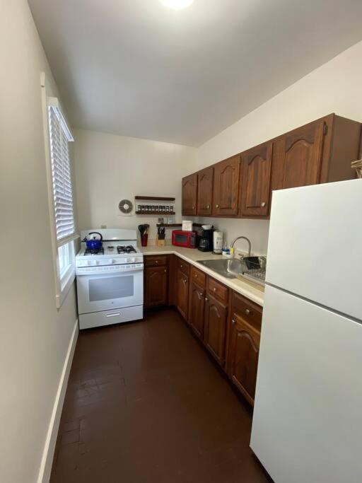 One-Bedroom Apartment photo 2