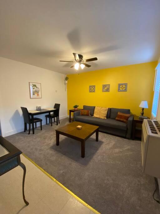 One-Bedroom Apartment photo 3