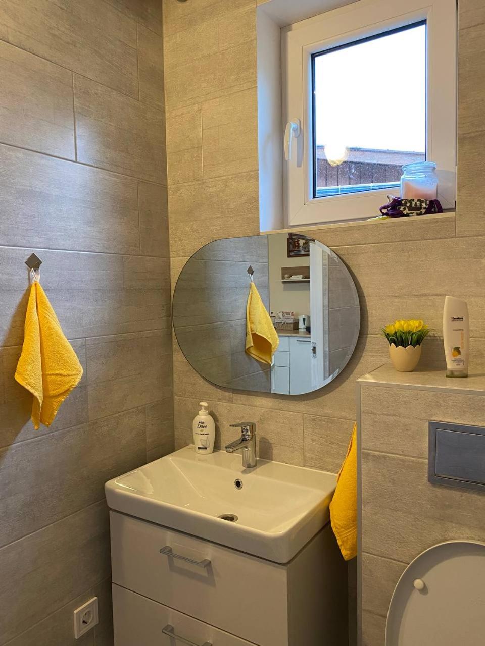 One-Bedroom House - Photo 13