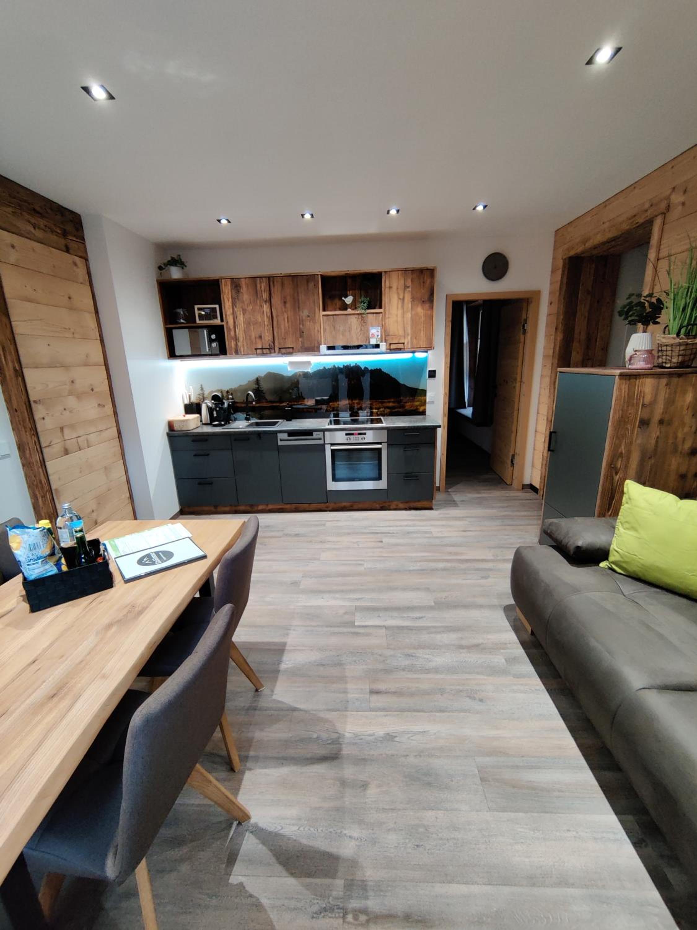 One-Bedroom Apartment - Photo 24