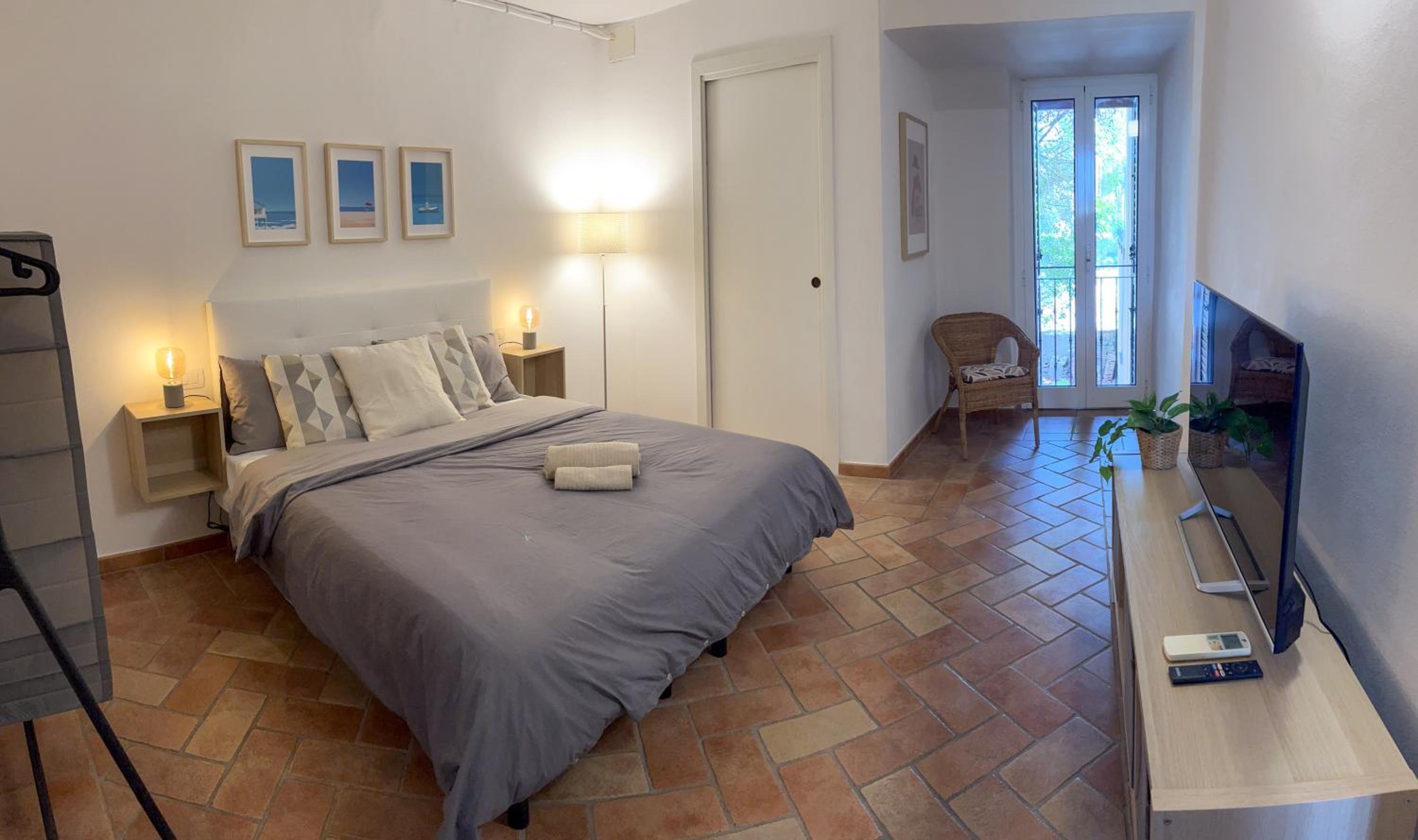 One-Bedroom Apartment