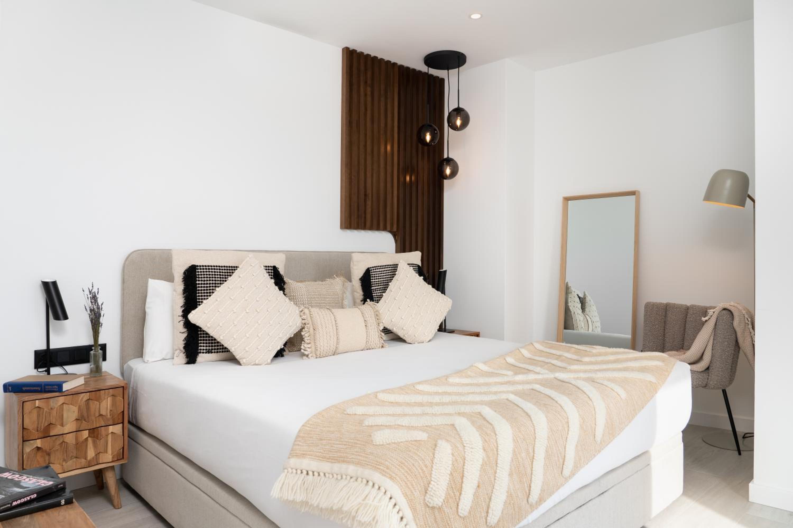 One bedroom Apartment with Balcony photo 2