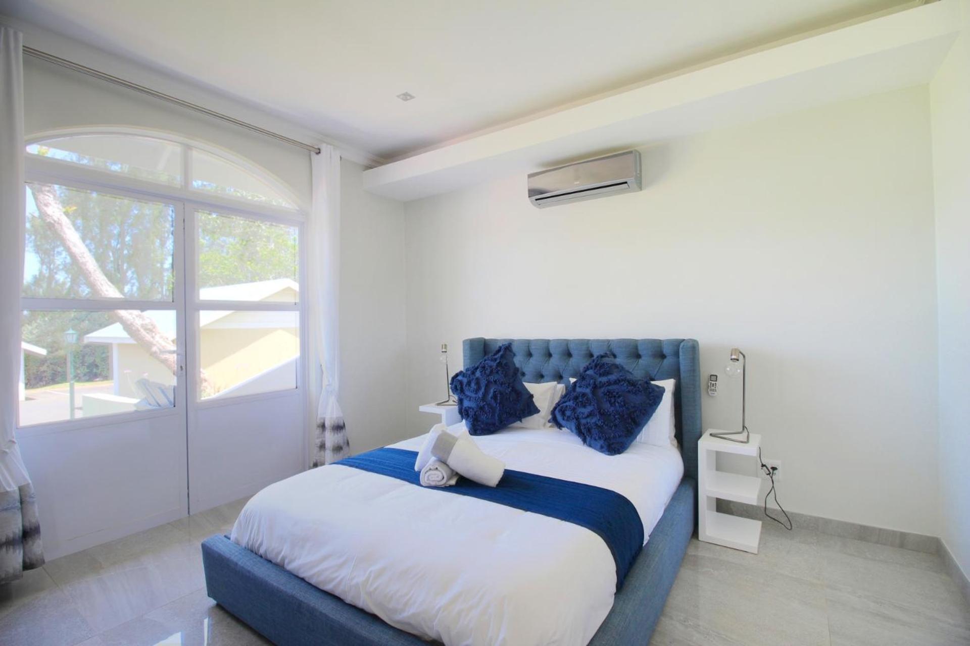 Three-Bedroom Villa photo 3