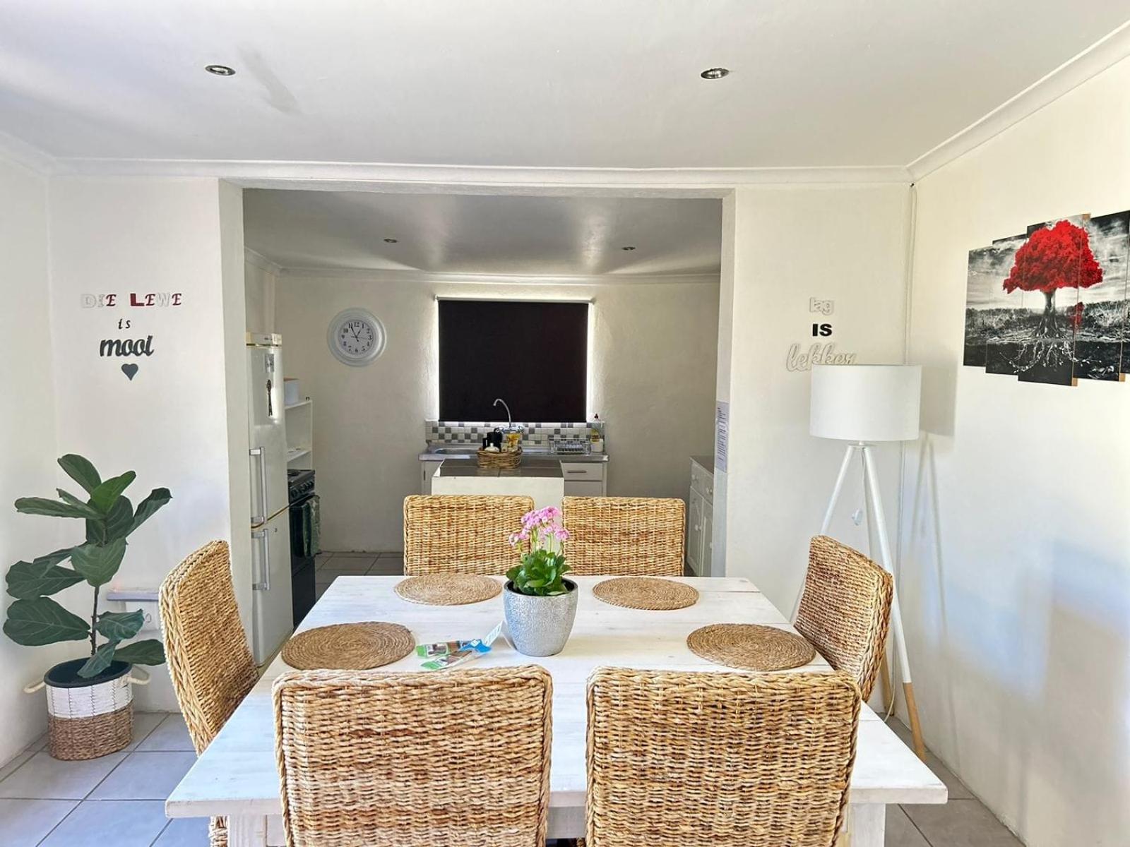 Two-Bedroom House - Photo 17