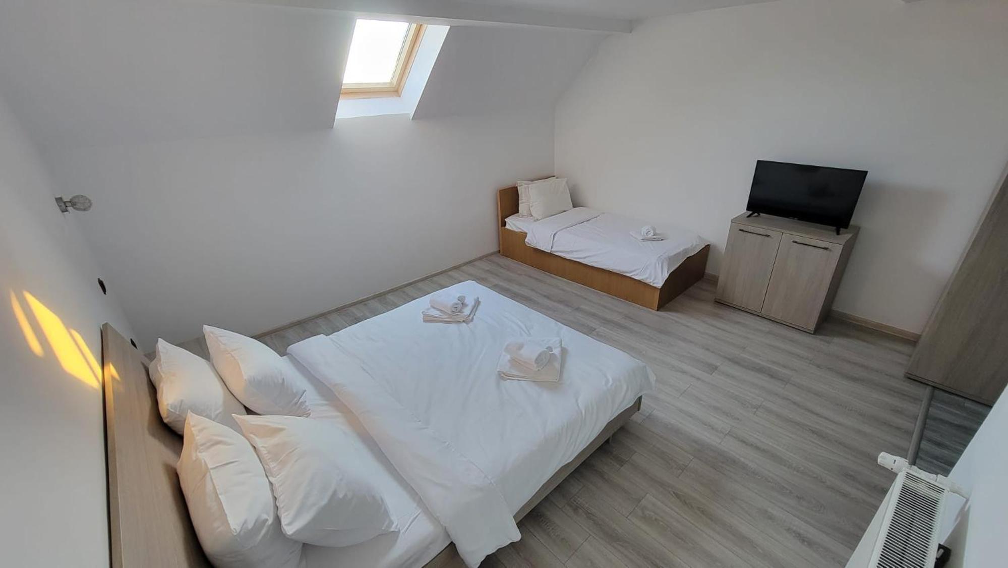 Deluxe Triple Room photo 2