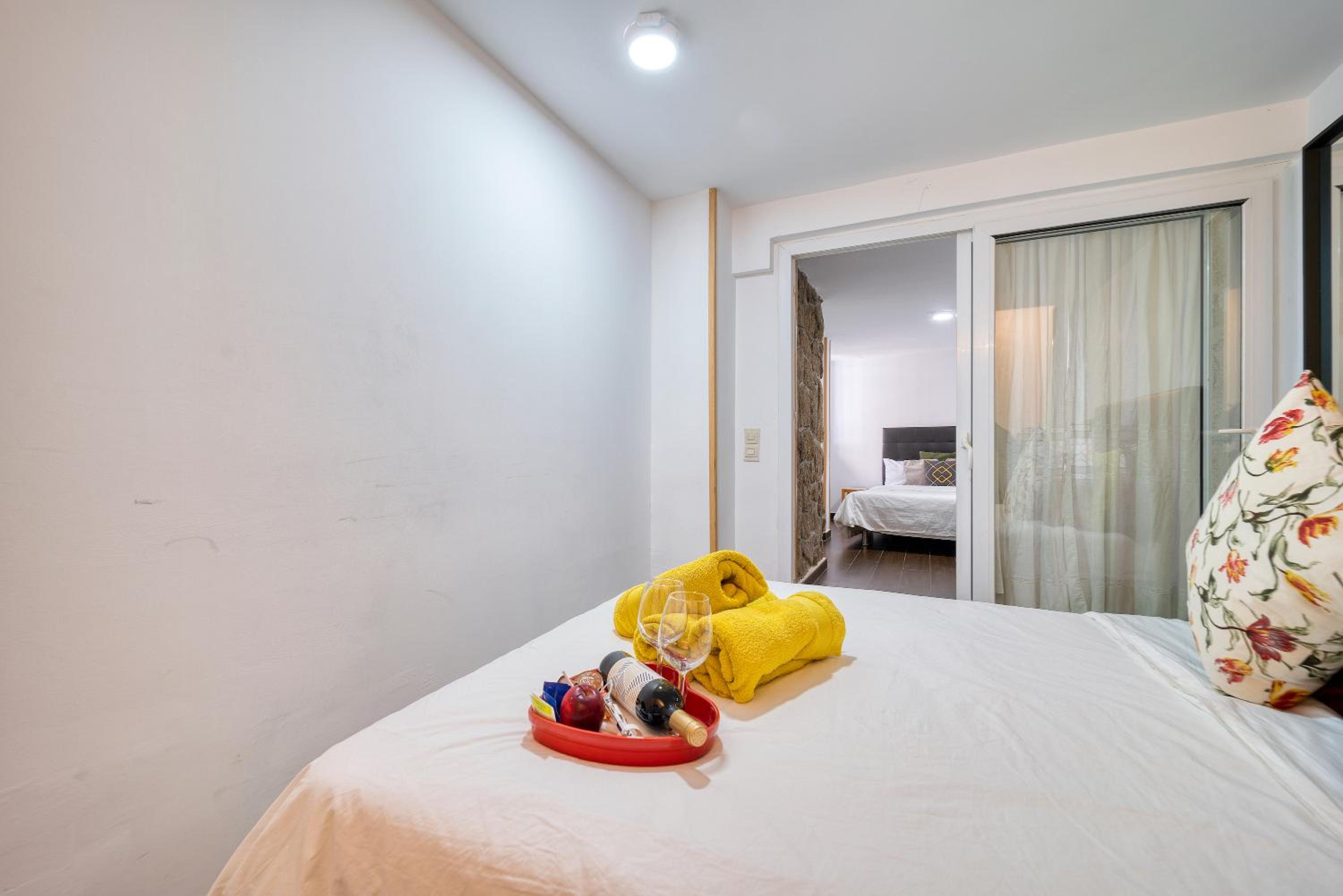 Quadruple Room with Shared Bathroom photo 2