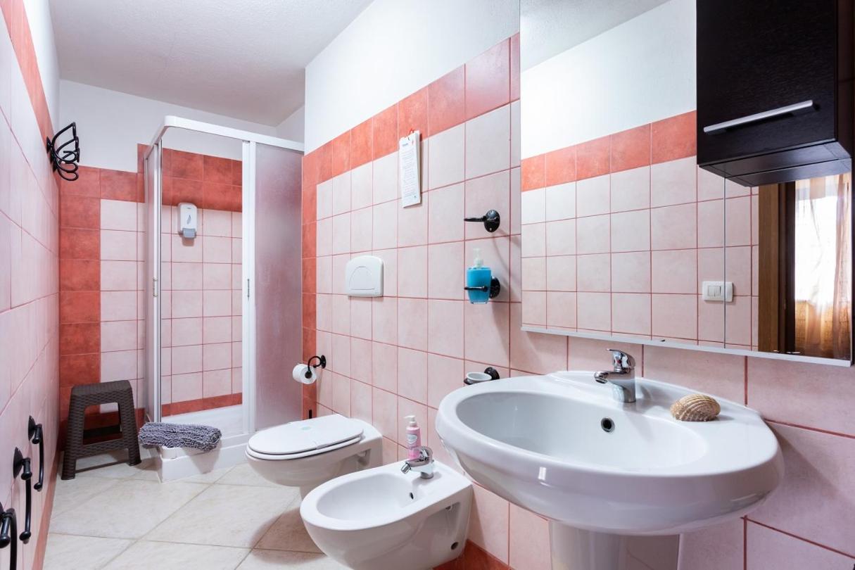Double Room with Private Bathroom - Photo 28