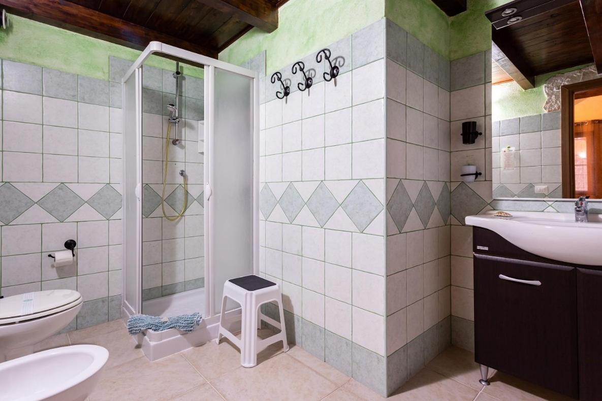 Double Room with Private Bathroom - Photo 24