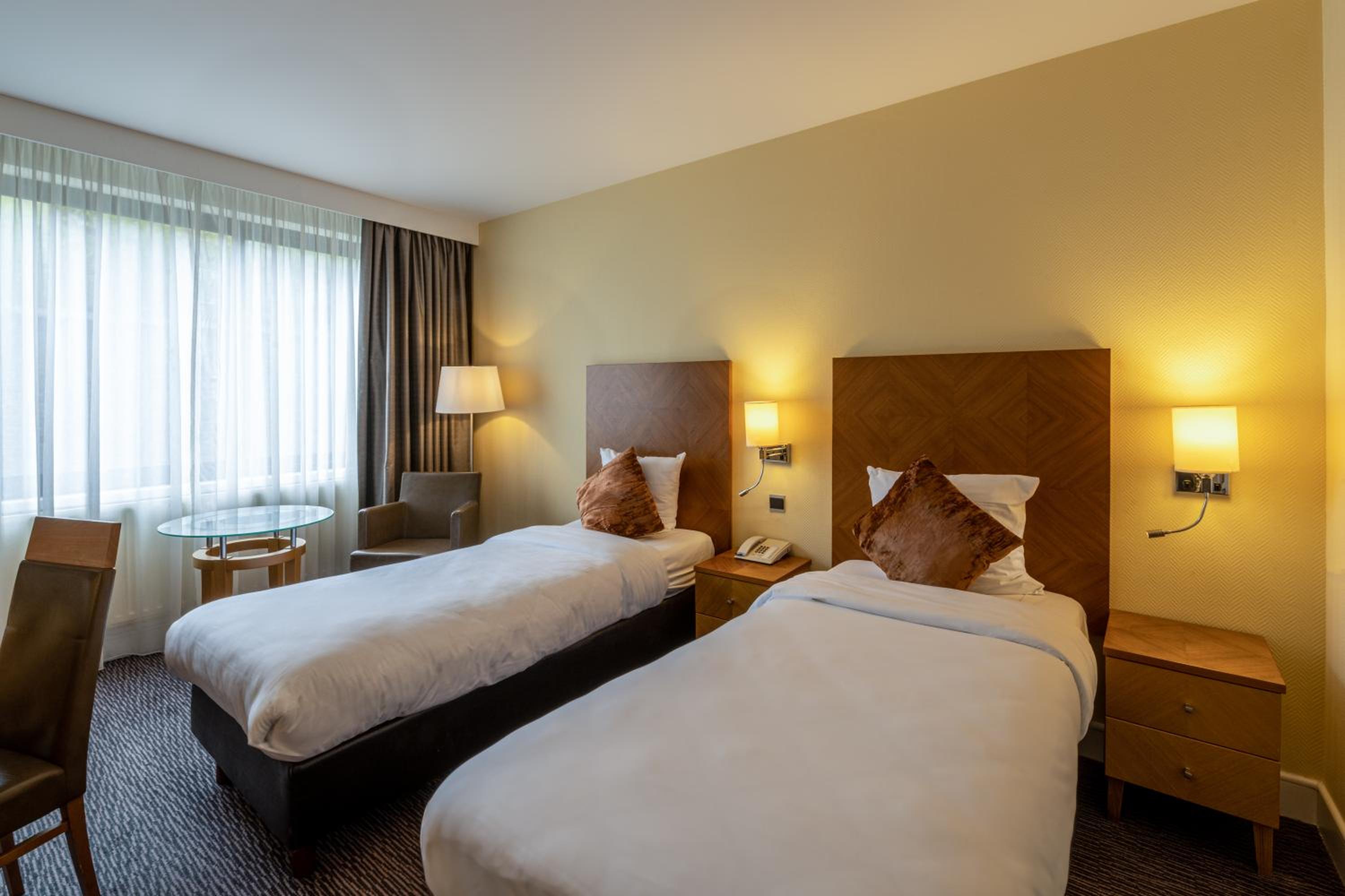 Twin Room - Photo 3