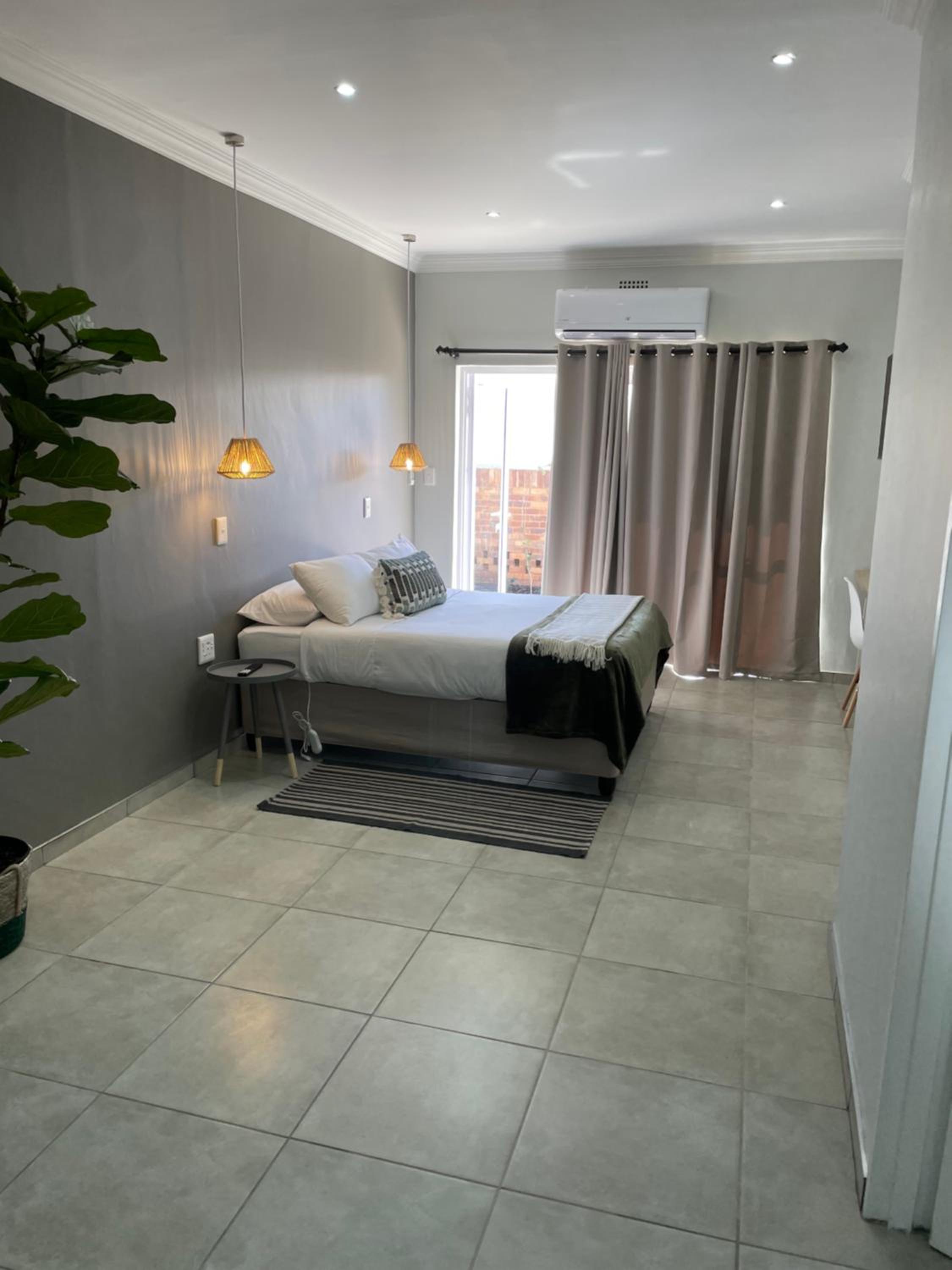 Deluxe Queen Room - Photo 4