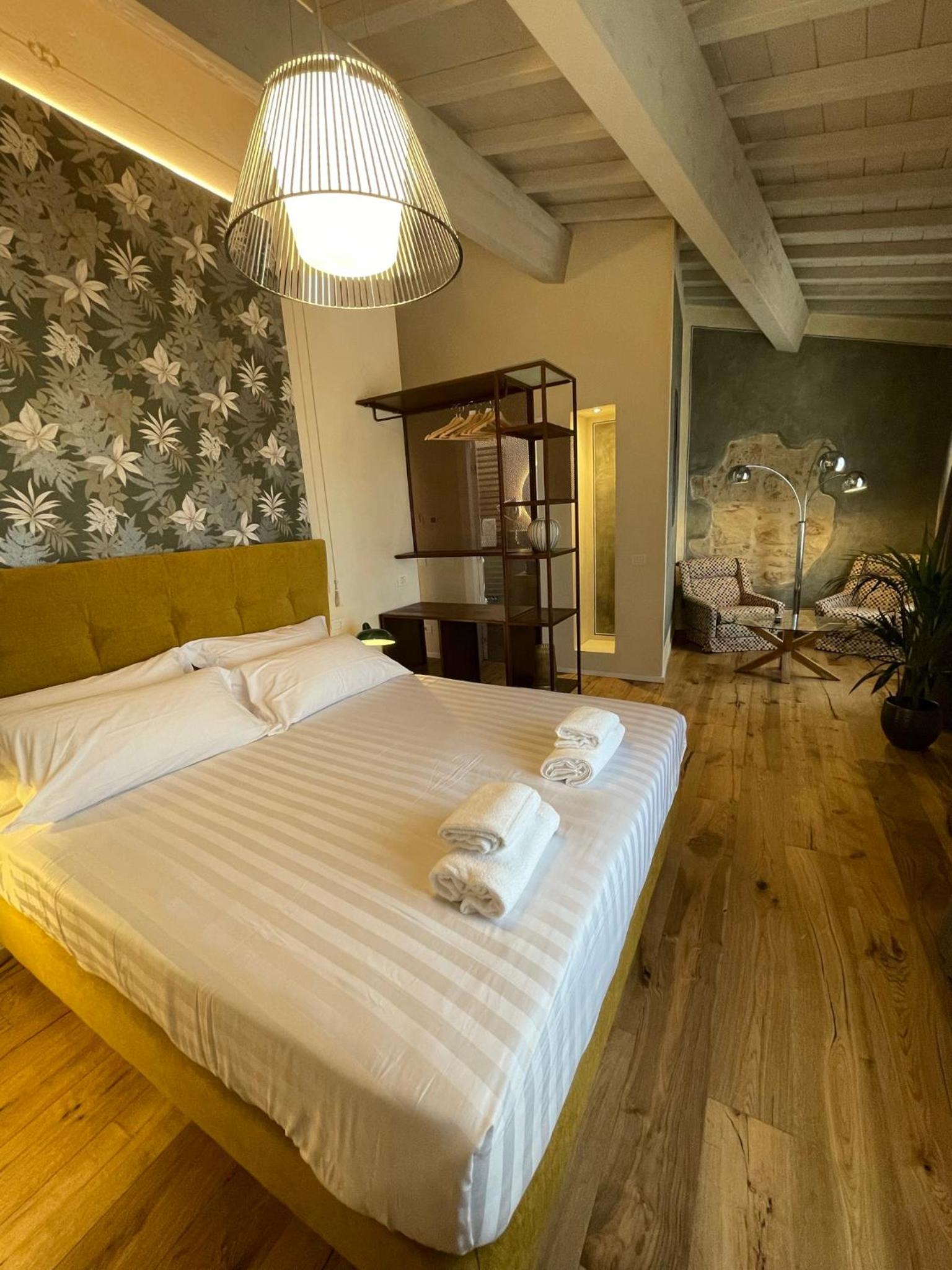 Deluxe Double Room - Photo 1