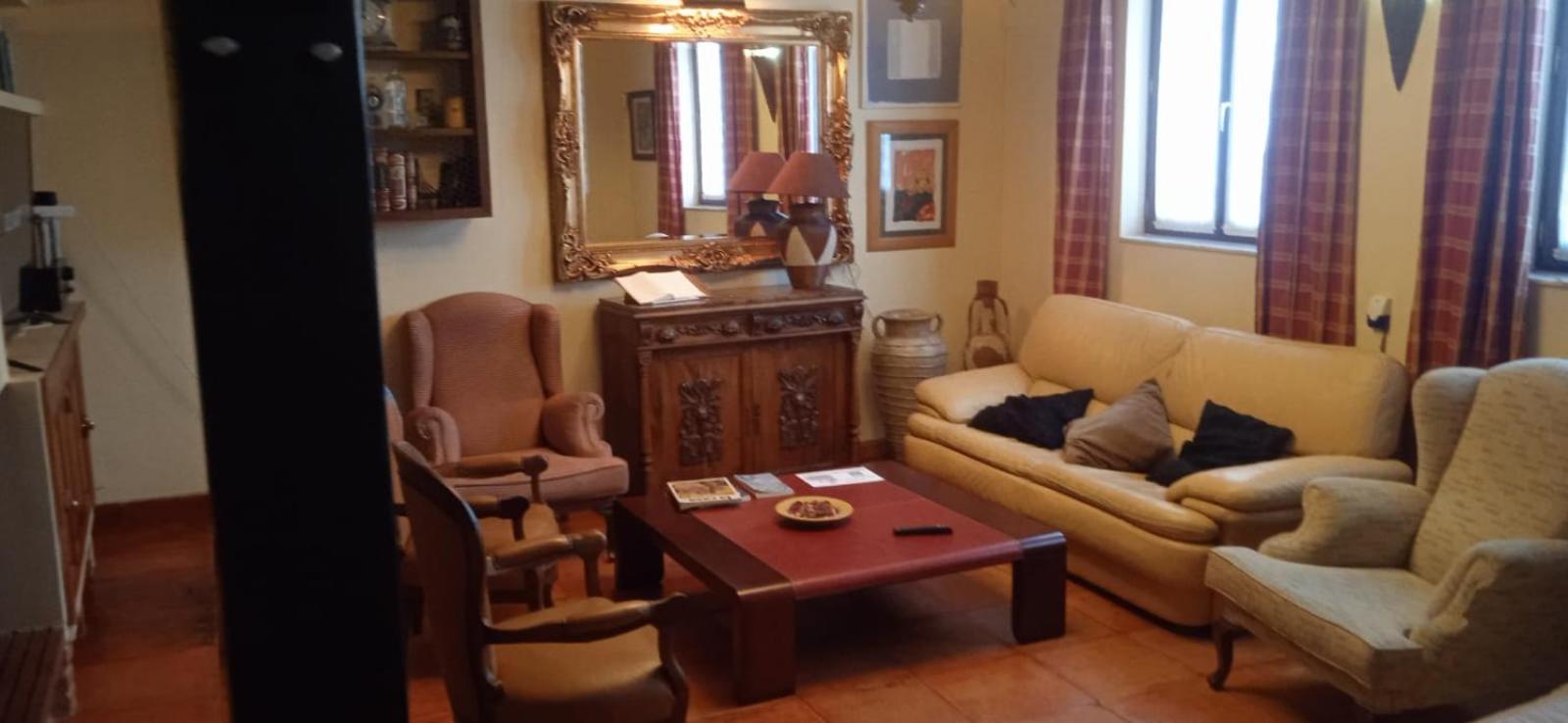 Casa de cuatro habitaciones