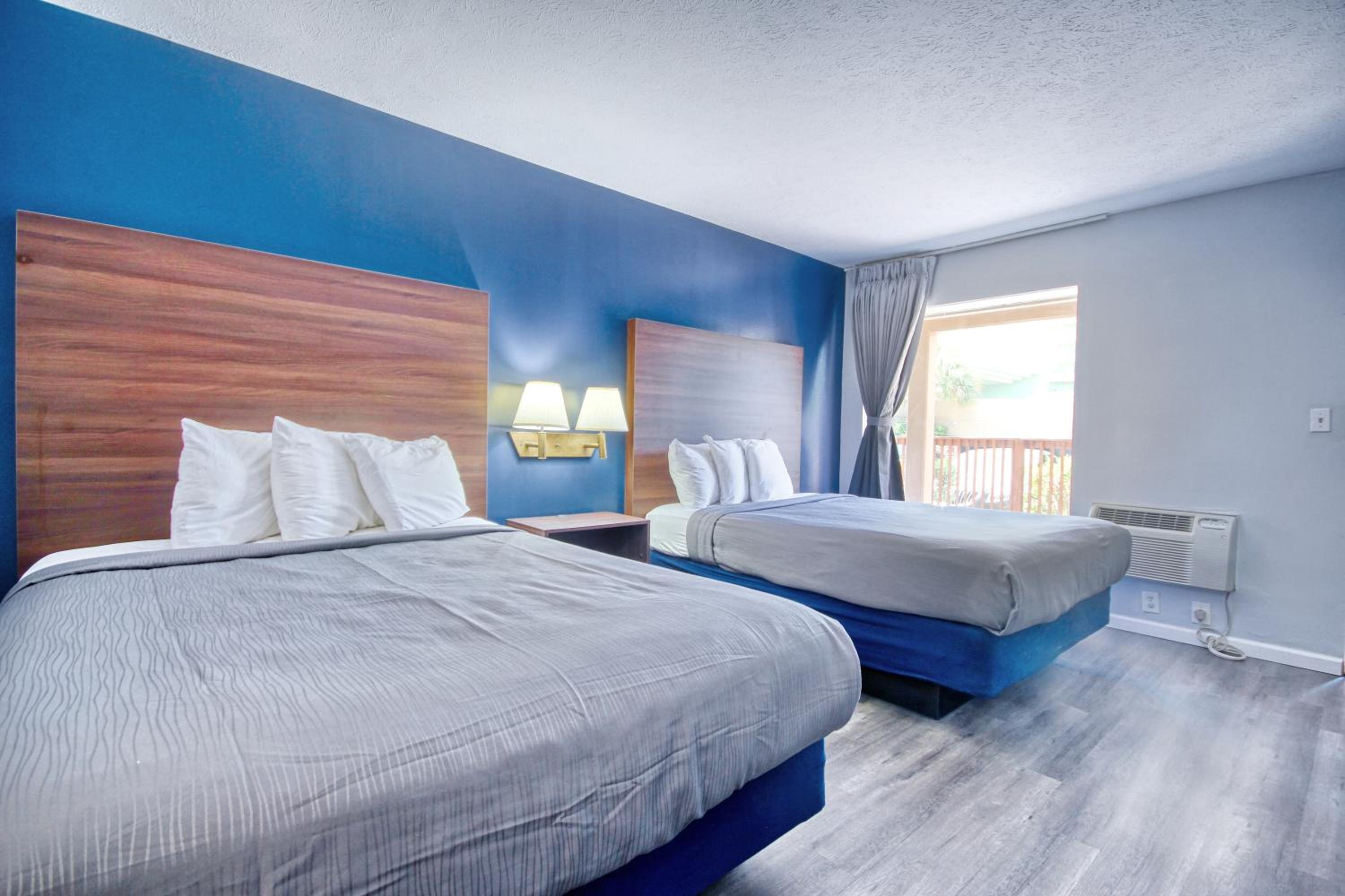 Queen Room with Two Queen Beds - Photo 14