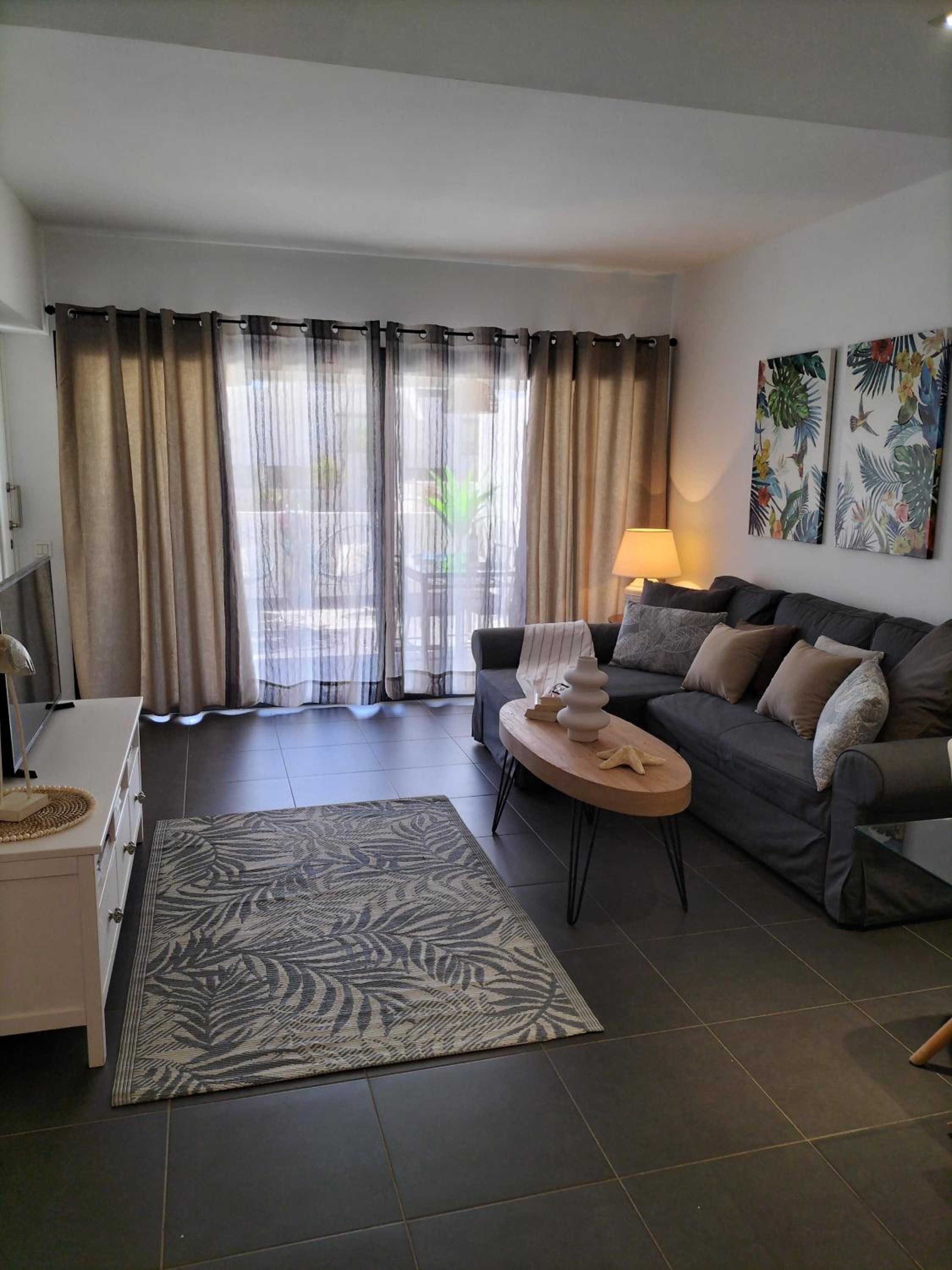 Apartamento con vista a la piscina