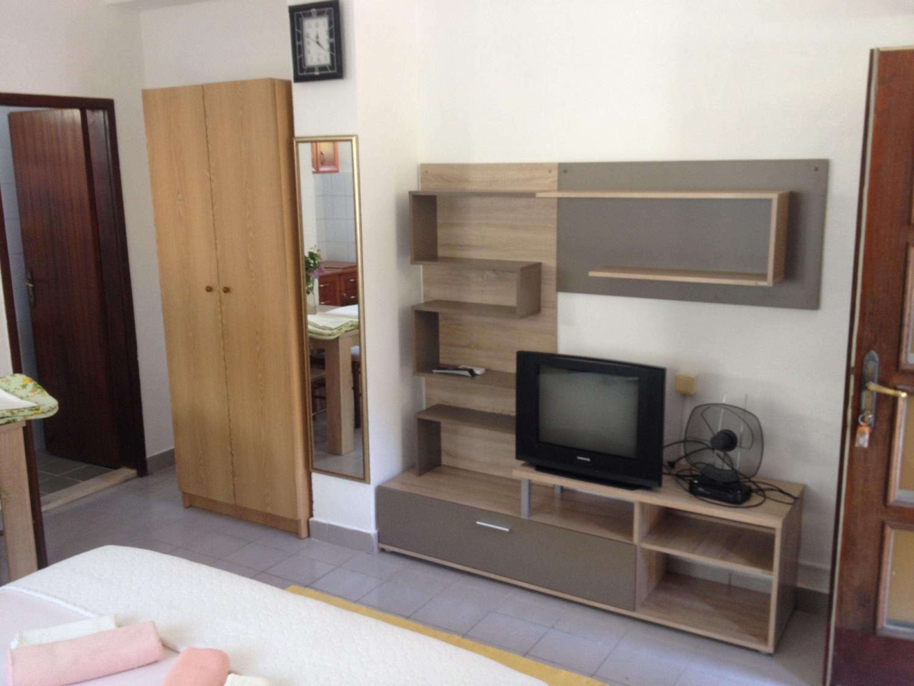 Studio Apartment photo 1