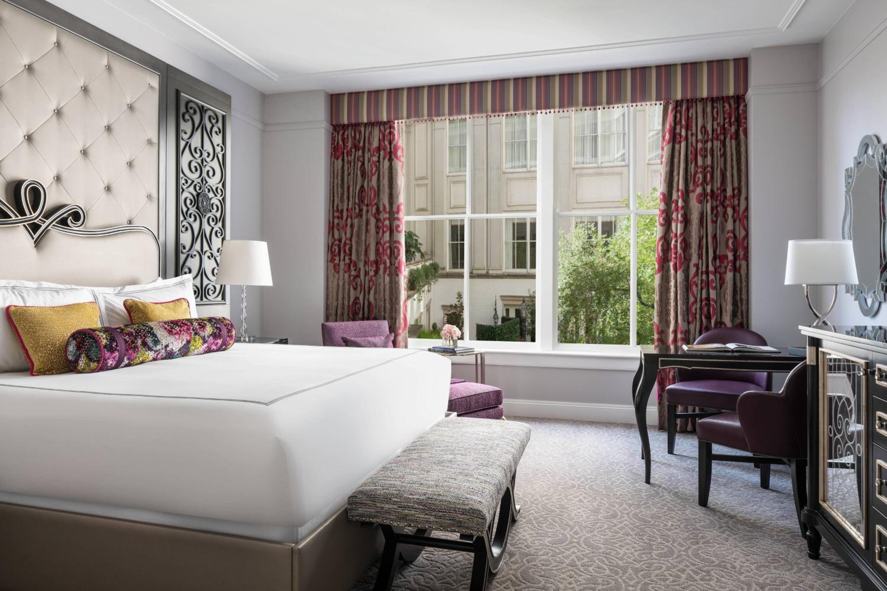 Courtyard view, Guest room, 1 King, Courtyard view           - Photo 1