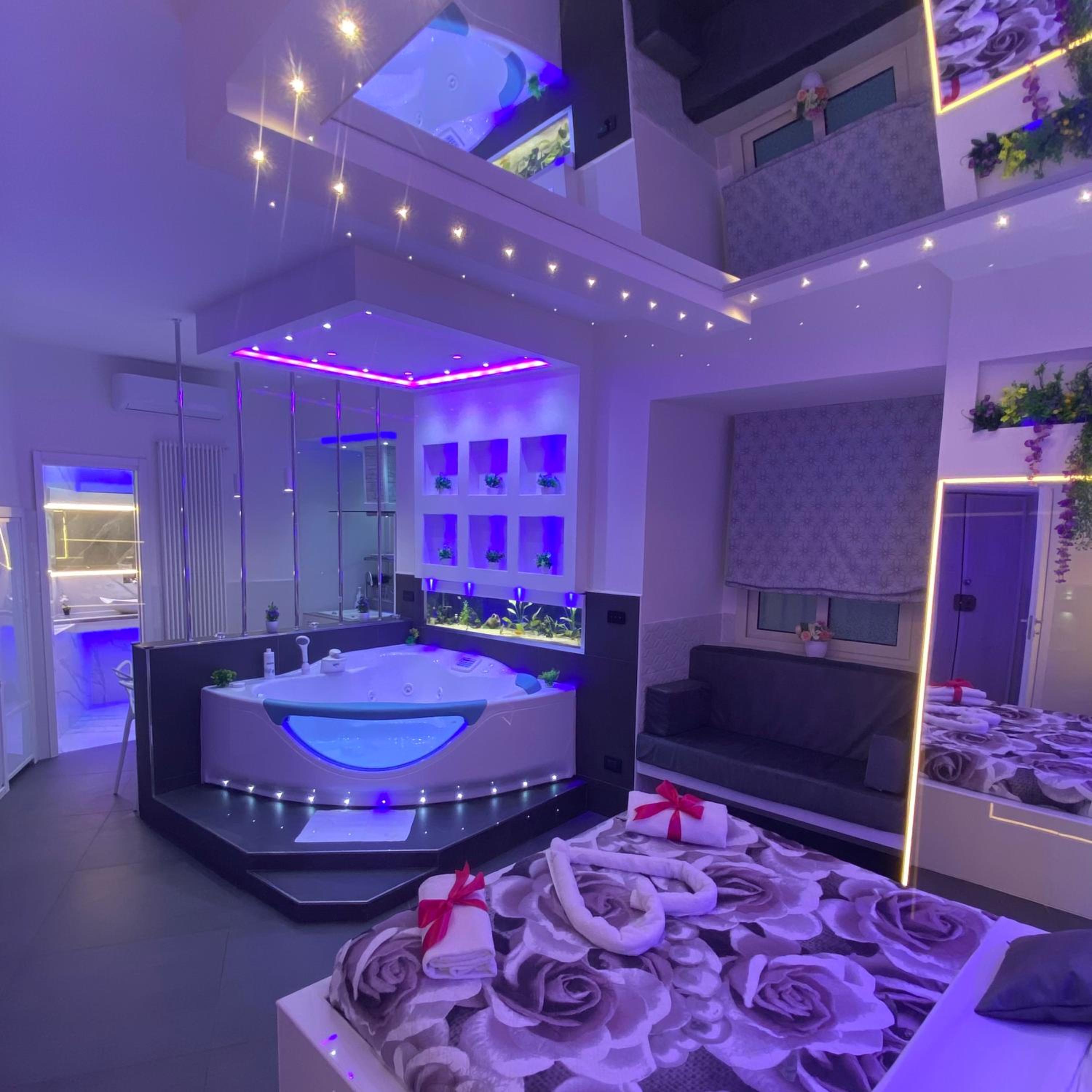 Studio with Spa Bath