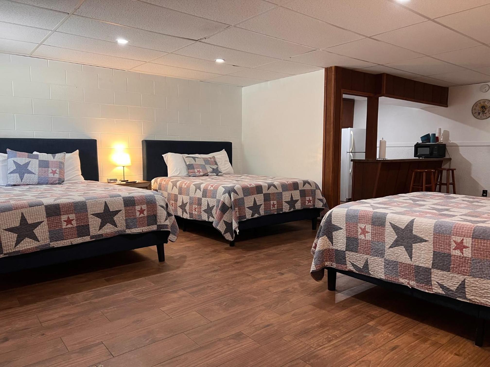 Deluxe Family Room