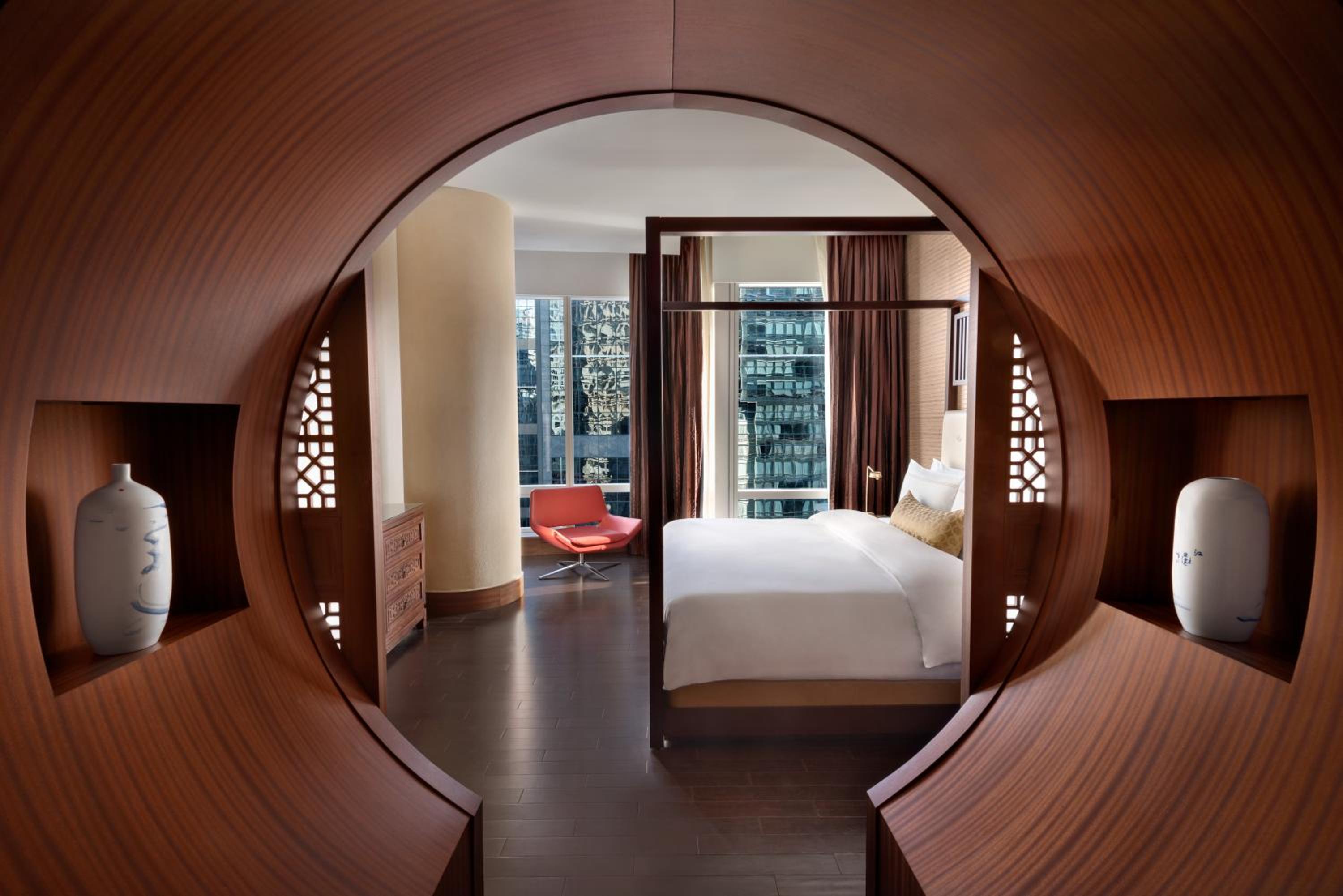 Shangri-La Suite thumbnail 6