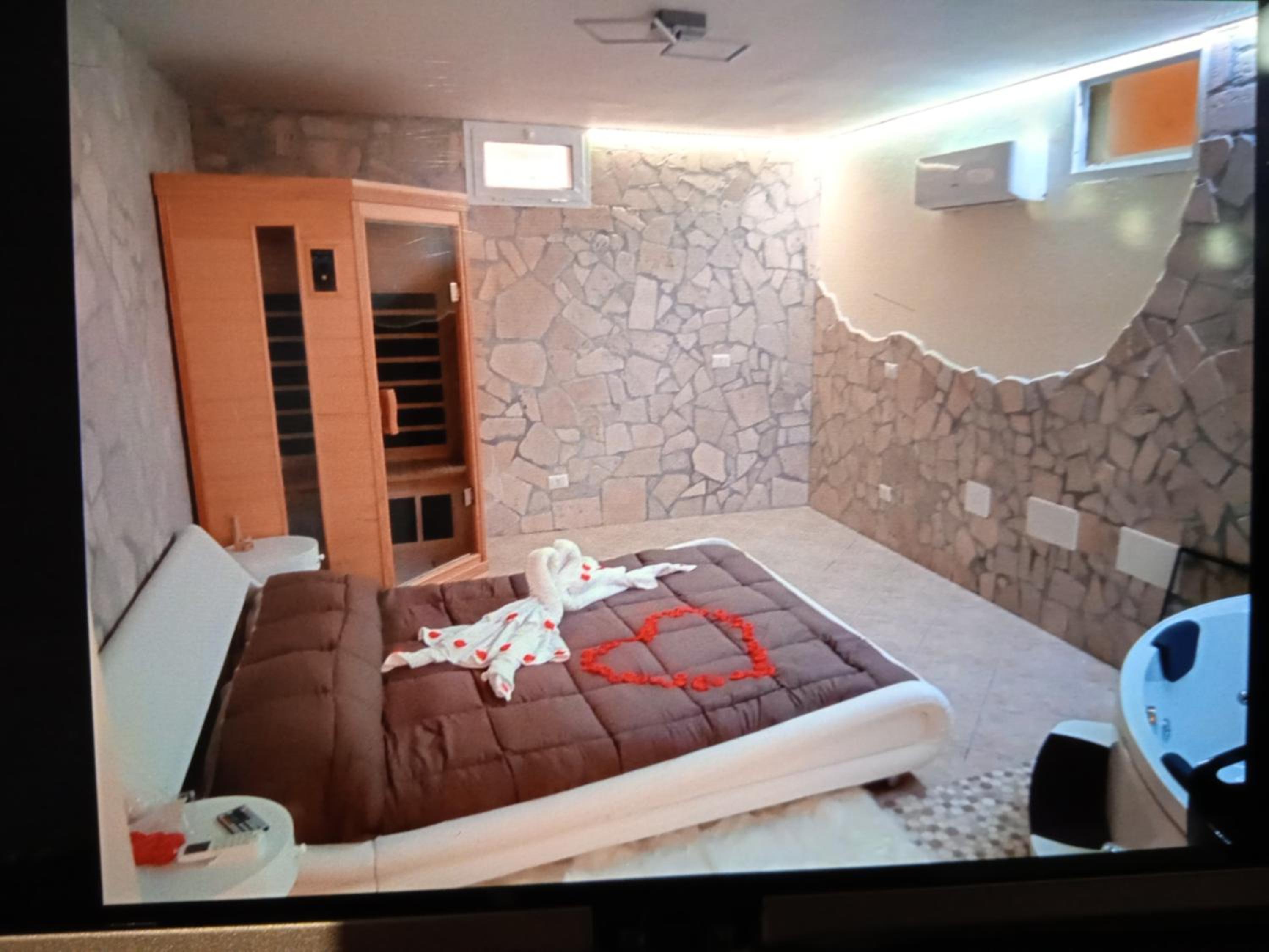 Queen Room with Spa Bath