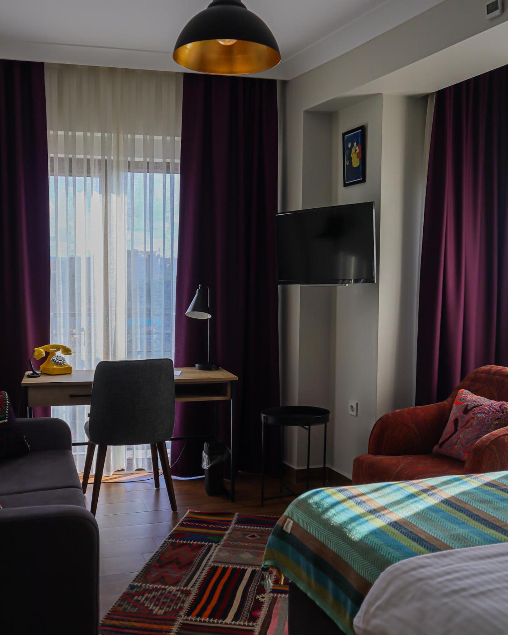 Large Double Room - Photo 11