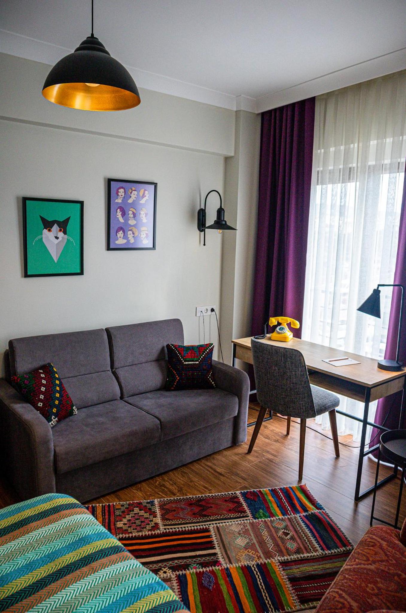 Large Double Room - Photo 9