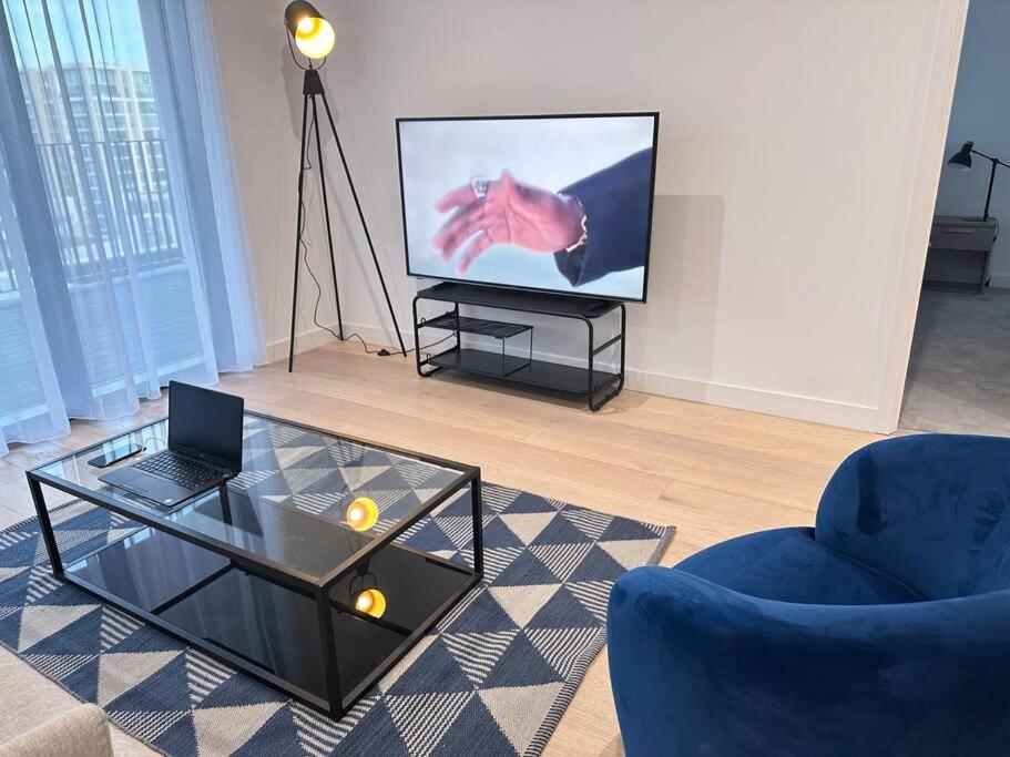 One-Bedroom Apartment photo 2