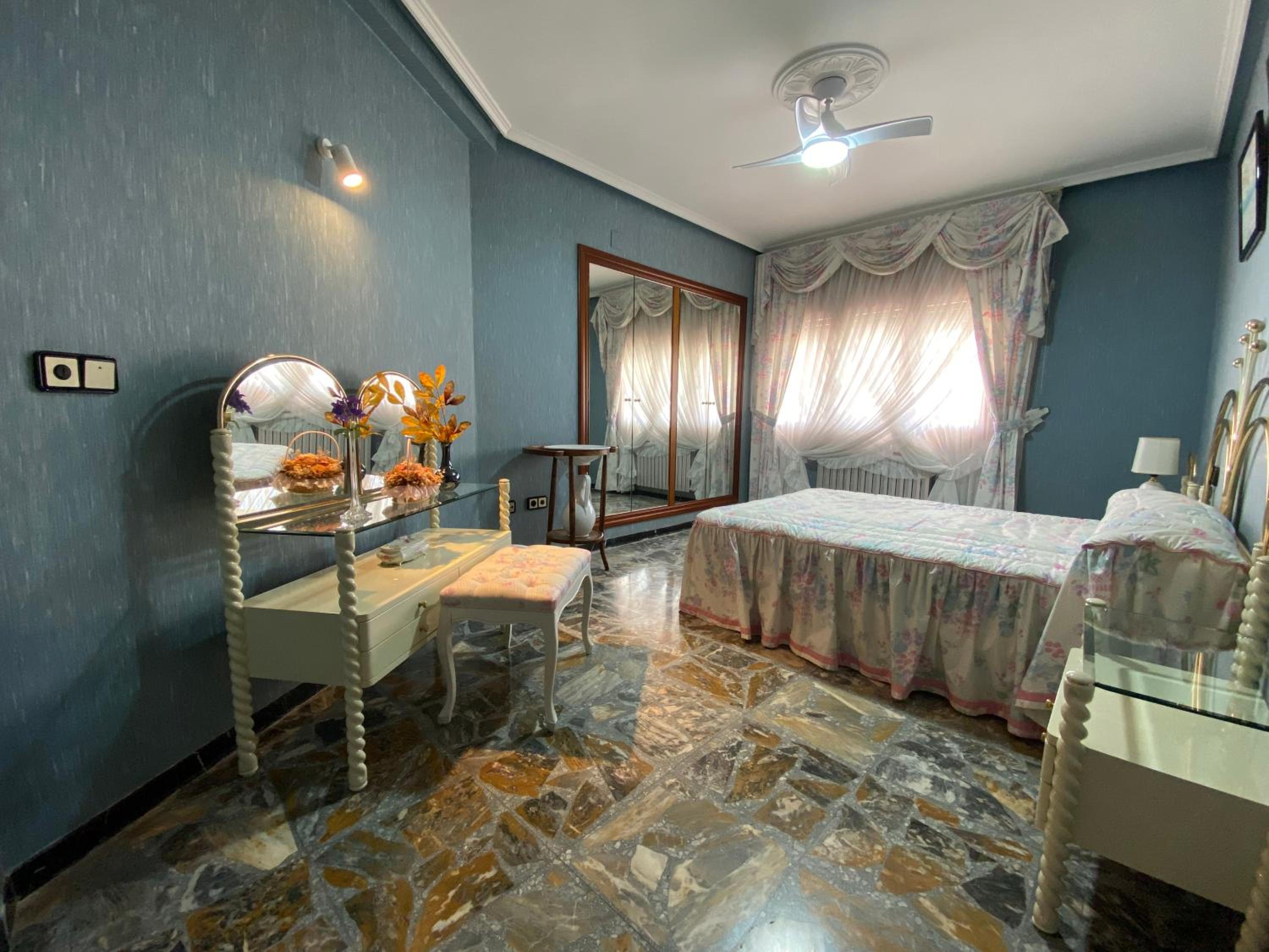 Casa de cuatro habitaciones