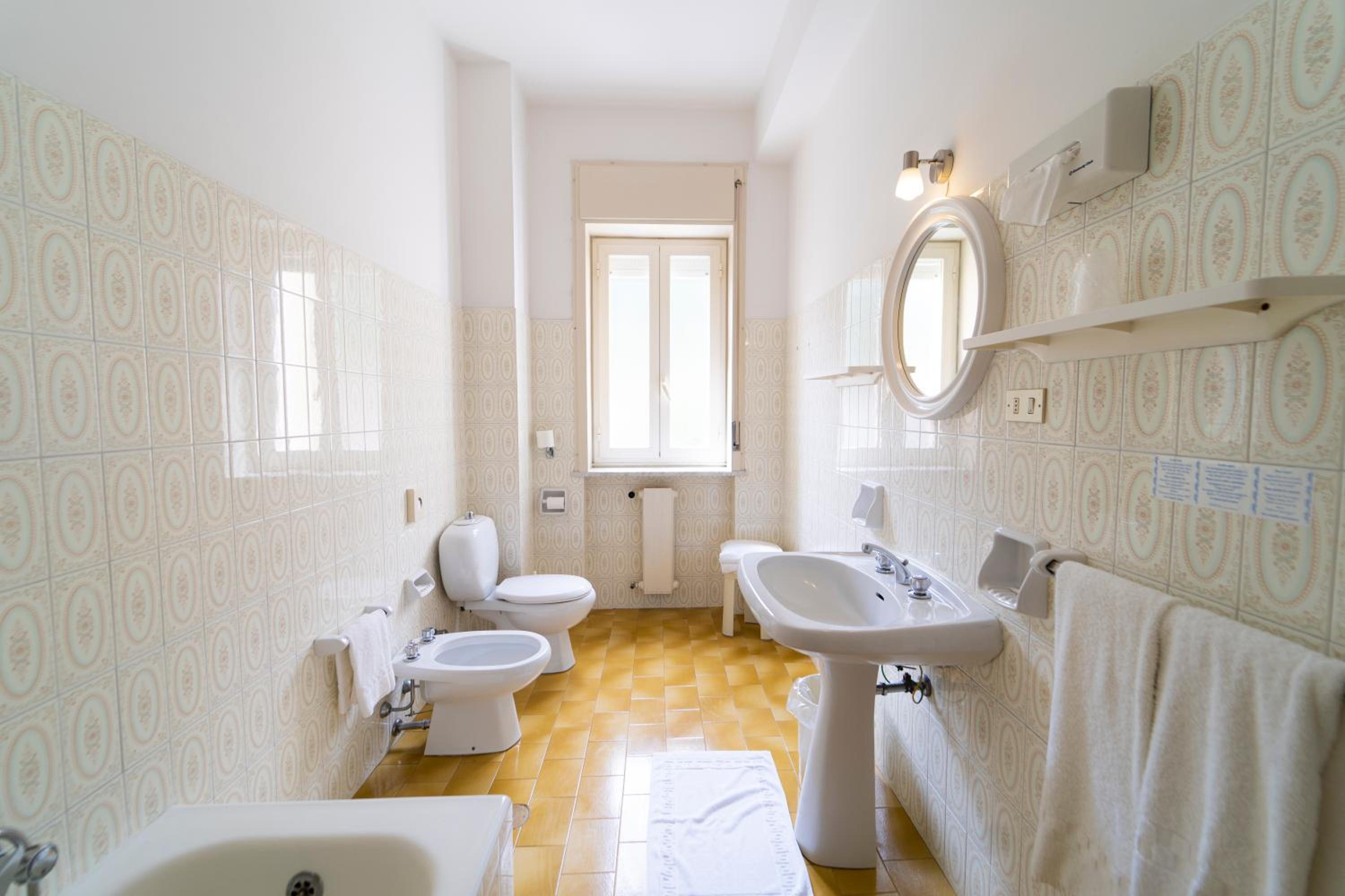 Two-Bedroom Apartment - Photo 19