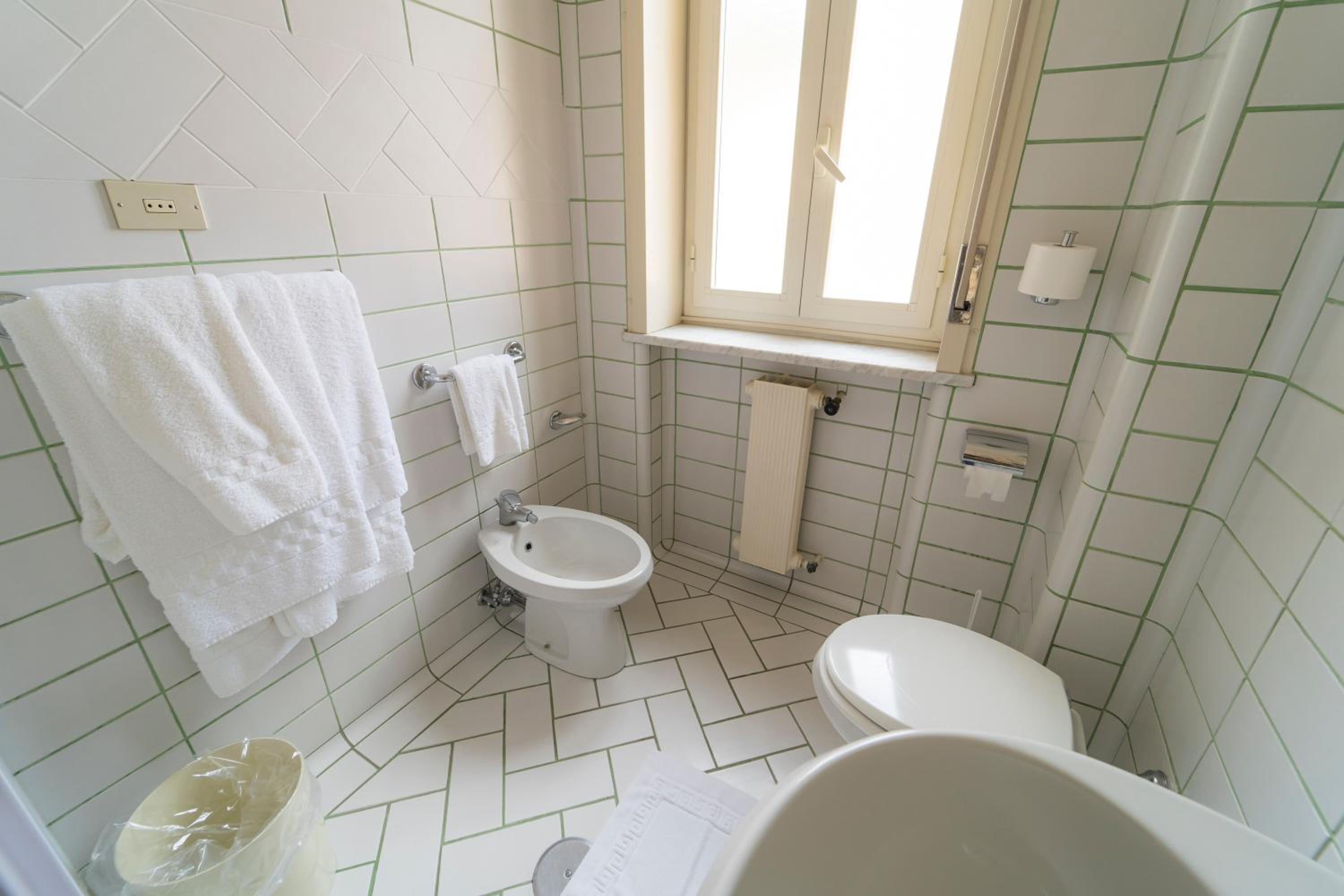Two-Bedroom Apartment - Photo 20