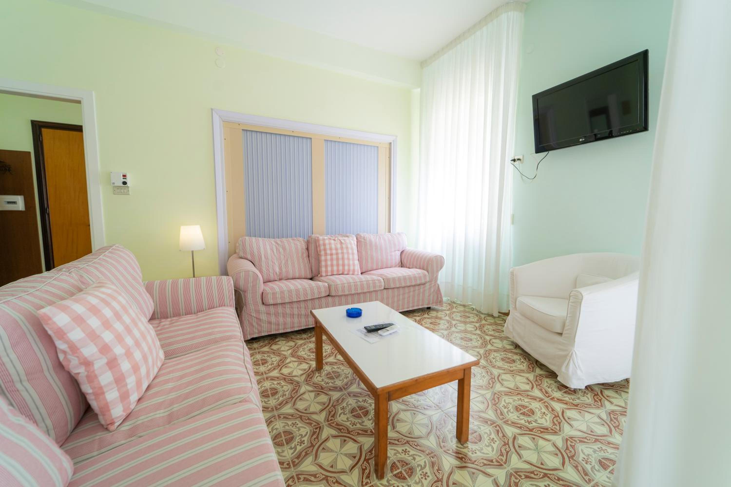 Two-Bedroom Apartment - Photo 15